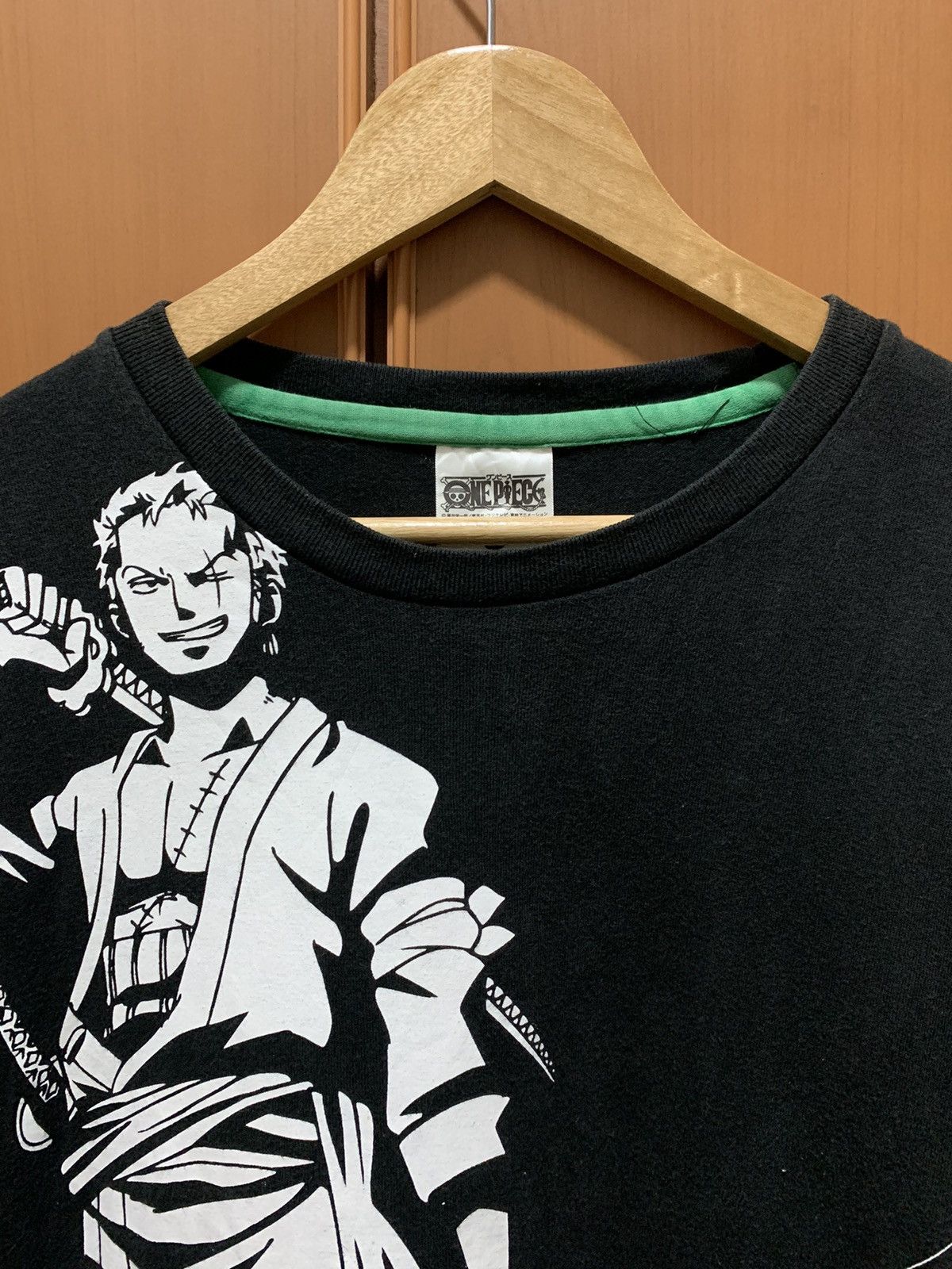 One Piece One Piece Roronoa Zoro graphic 3 quater T-shirt. Size US M / EU 48-50 / 2 - 6 Thumbnail