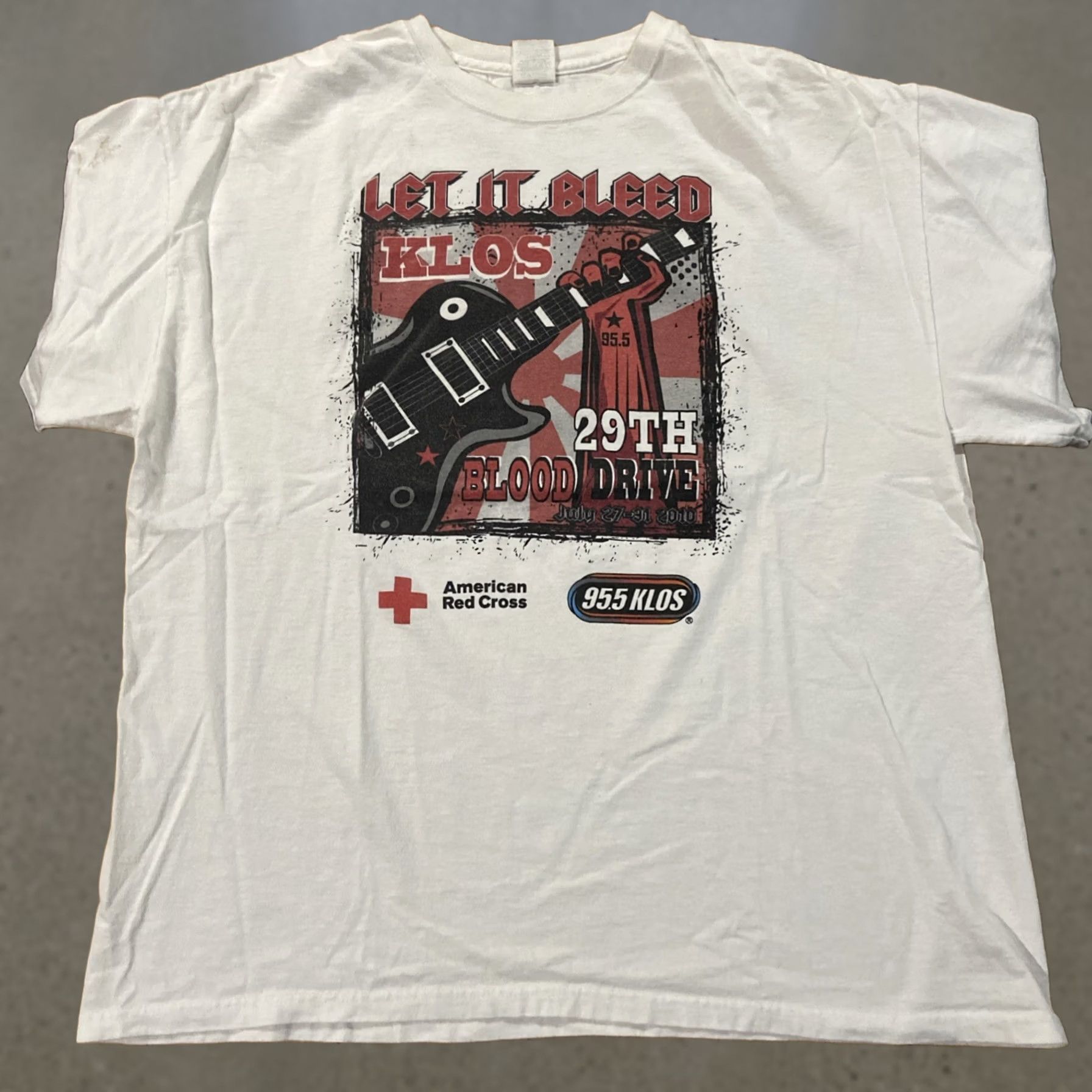 Vintage VINTAGE KLOS 95.5 Rockin Southern California XL 29th Annual Blood Drive 2010 T-Shirt Unisex Adults Size US XL / EU 56 / 4 - 1 Thumbnail
