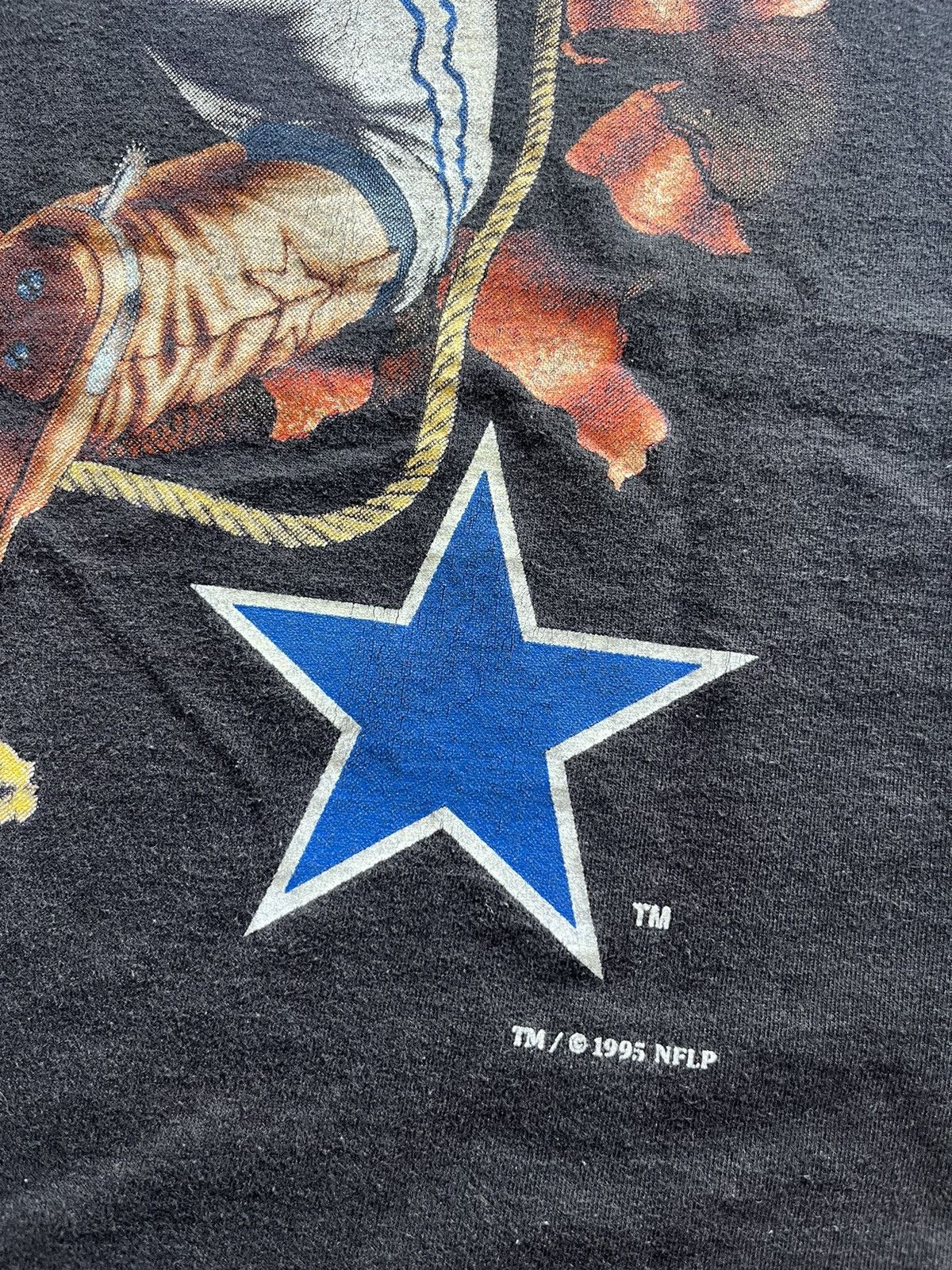 Nutmeg × Vintage Vintage DALLAS COWBOYS 1995’s NFLP Nutmeg Mills Tshirt Size US XL / EU 56 / 4 - 14 Thumbnail