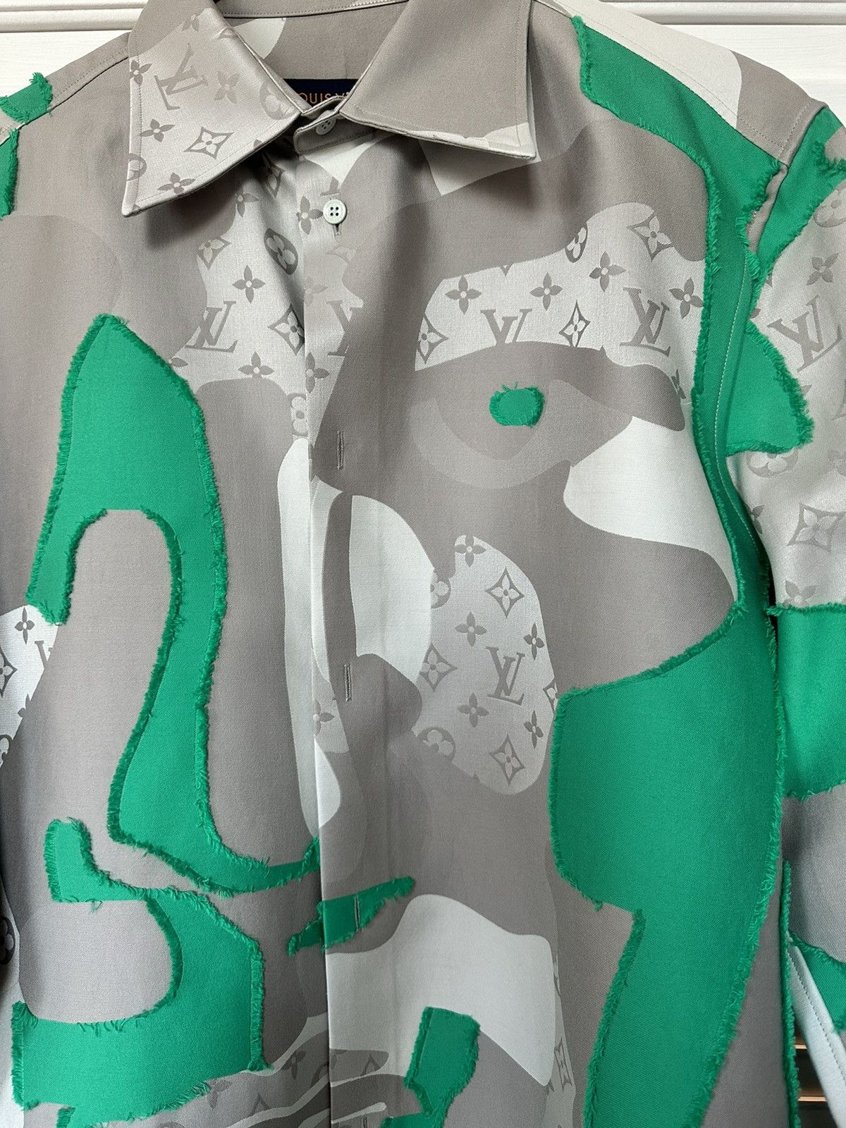 Louis Vuitton Louis Vuitton Long Sleeve Monogram Graphic Print Shirt Size US L / EU 52-54 / 3 - 2 Thumbnail