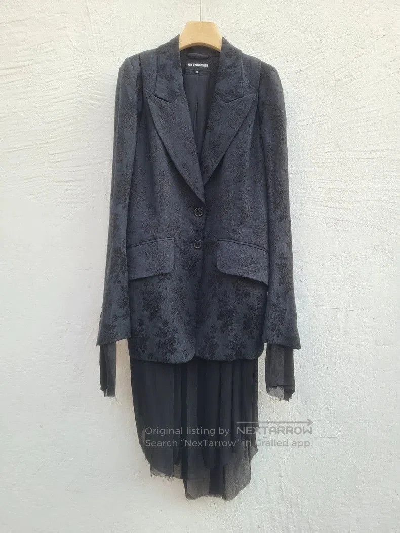 Ann Demeulemeester silk embroidered trench coat with removable skirt . Size US S / EU 44-46 / 1 - 2 Thumbnail