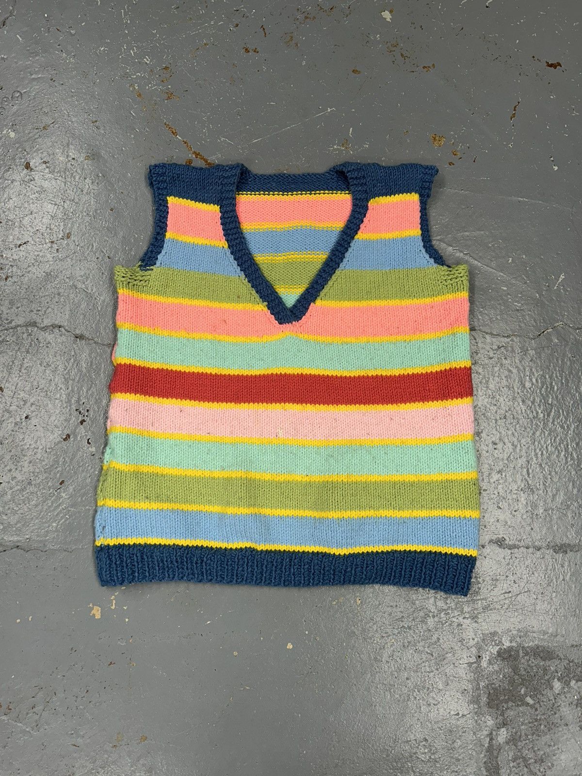Vintage Crazy Vintage 90s Multicoloured Knit Sweater Vest Y2k Style Size US S / EU 44-46 / 1 - 1 Preview
