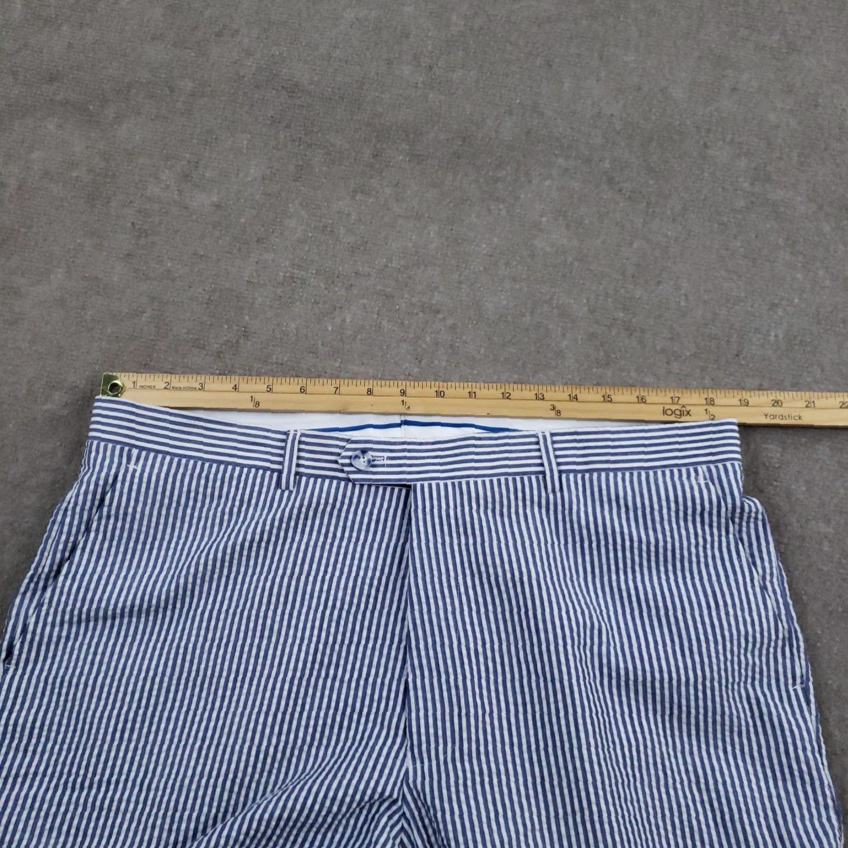 Vintage Afazzy New York Shorts Mens 36 Chino Casual Blue White Striped Seersucker 65% Polyester 35% Cotton Flat Front Zip Fly Pockets Size US 36 / EU 52 - 6 Thumbnail