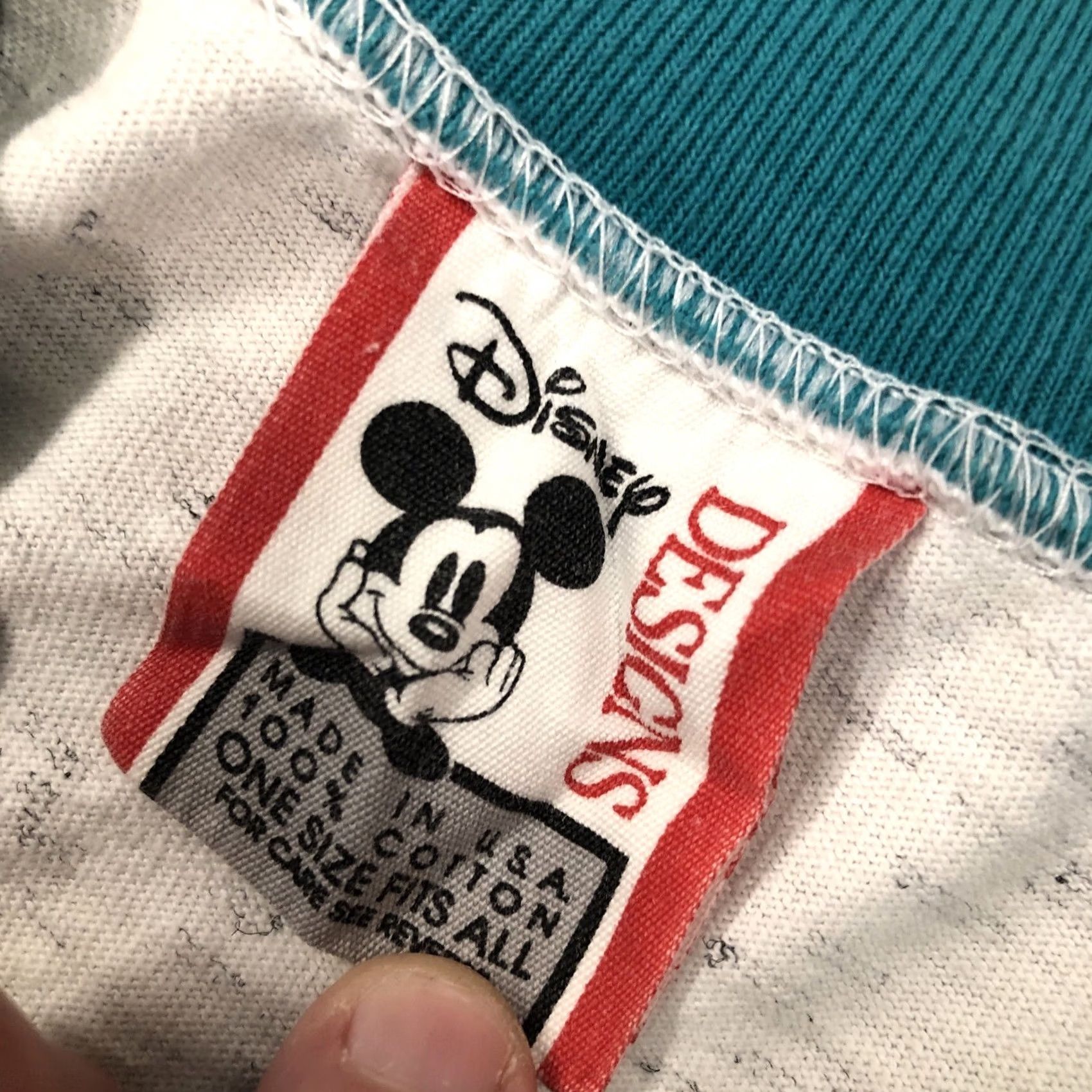 Disney VINTAGE Disney Designs Grey Graphic Goofy USA T-Shirt XL Men's Crew Neck Short Sleeve 90s USA Disney Graphic Print Shirt Size US XL / EU 56 / 4 - 4 Thumbnail