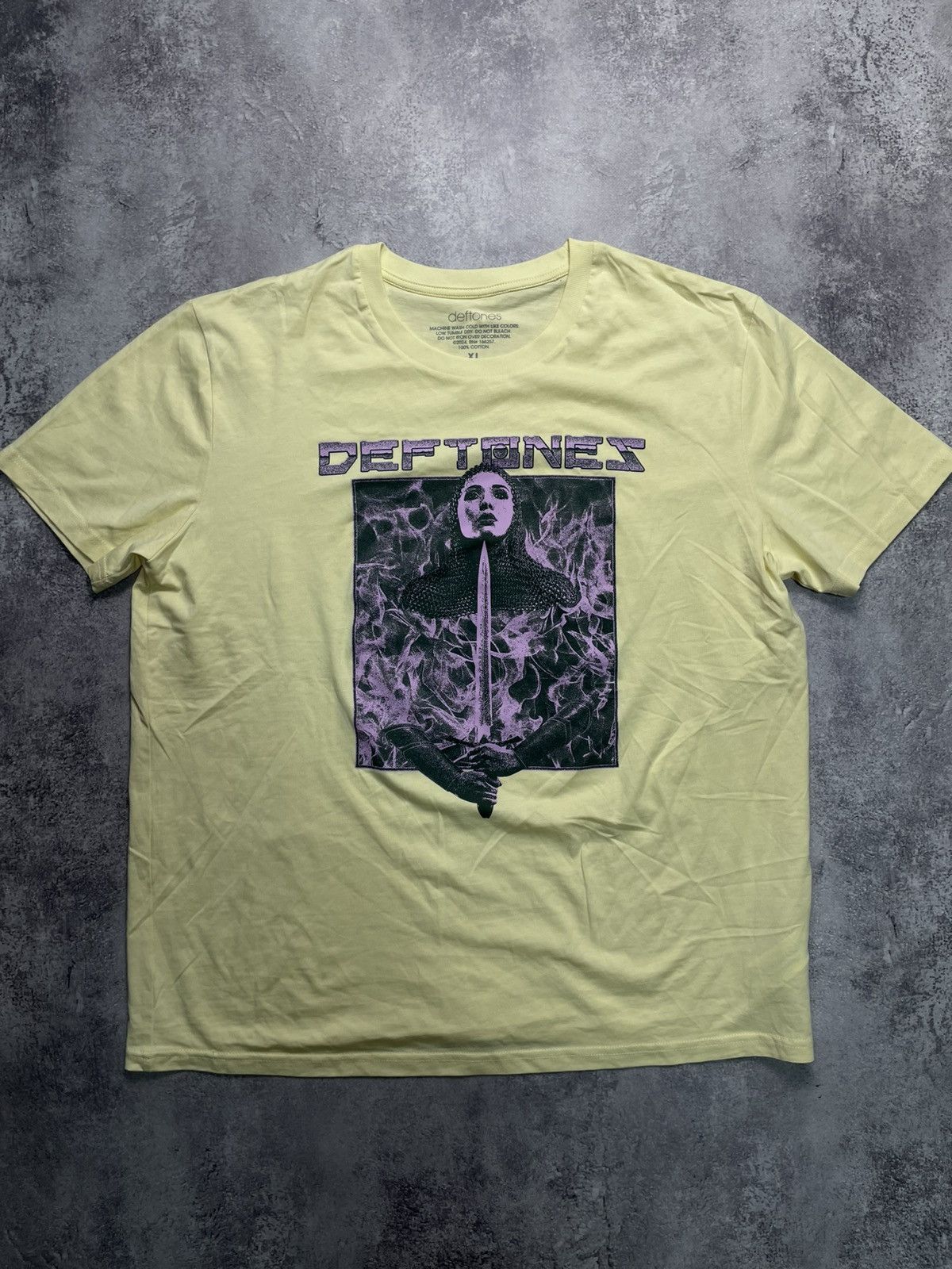 Band Tees Deftones Graphic Yellow Band T-Shirt Size XL Size US XL / EU 56 / 4 - 1 Thumbnail