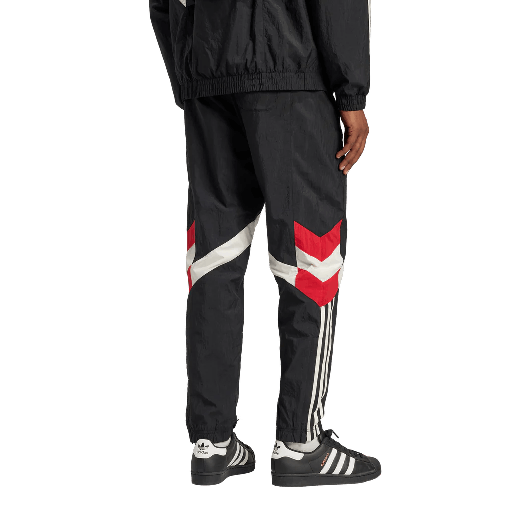 Adidas ADIDAS ORIGINALS X MANCHESTER UNITED PANTS IS6527 SIZE S Size US 28 / EU 44 - 9 Thumbnail