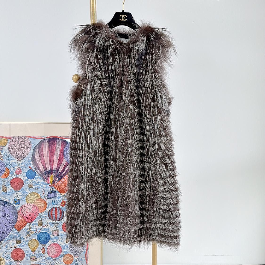 Dior Dior Fox Fur Vest Size 36 Size XS / US 0-2 / IT 36-38 - 1 Thumbnail