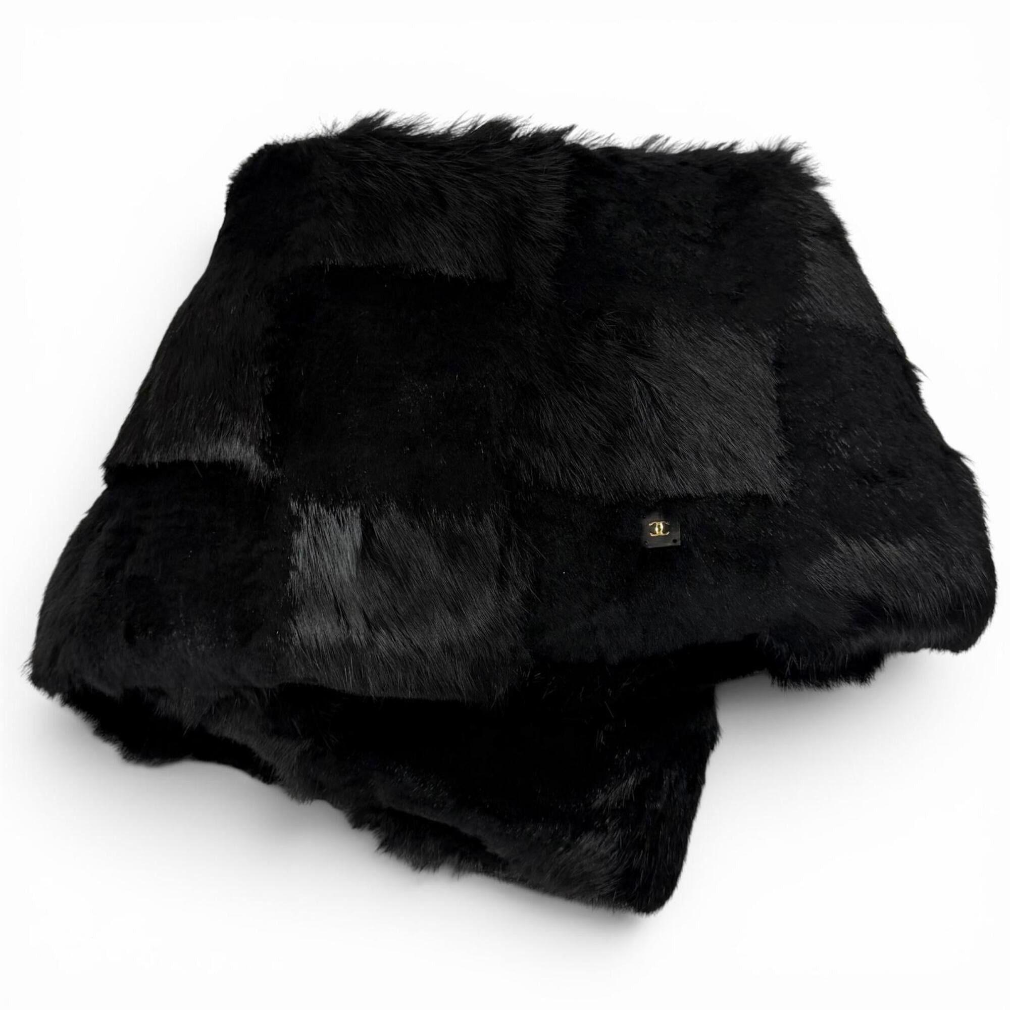 Chanel CHANEL 01A P18153 Coco Mark Rabbit Fur Tippet Shawl Black Size 42 Made in France Authentic Women's with Box Size ONE SIZE - 1 Thumbnail