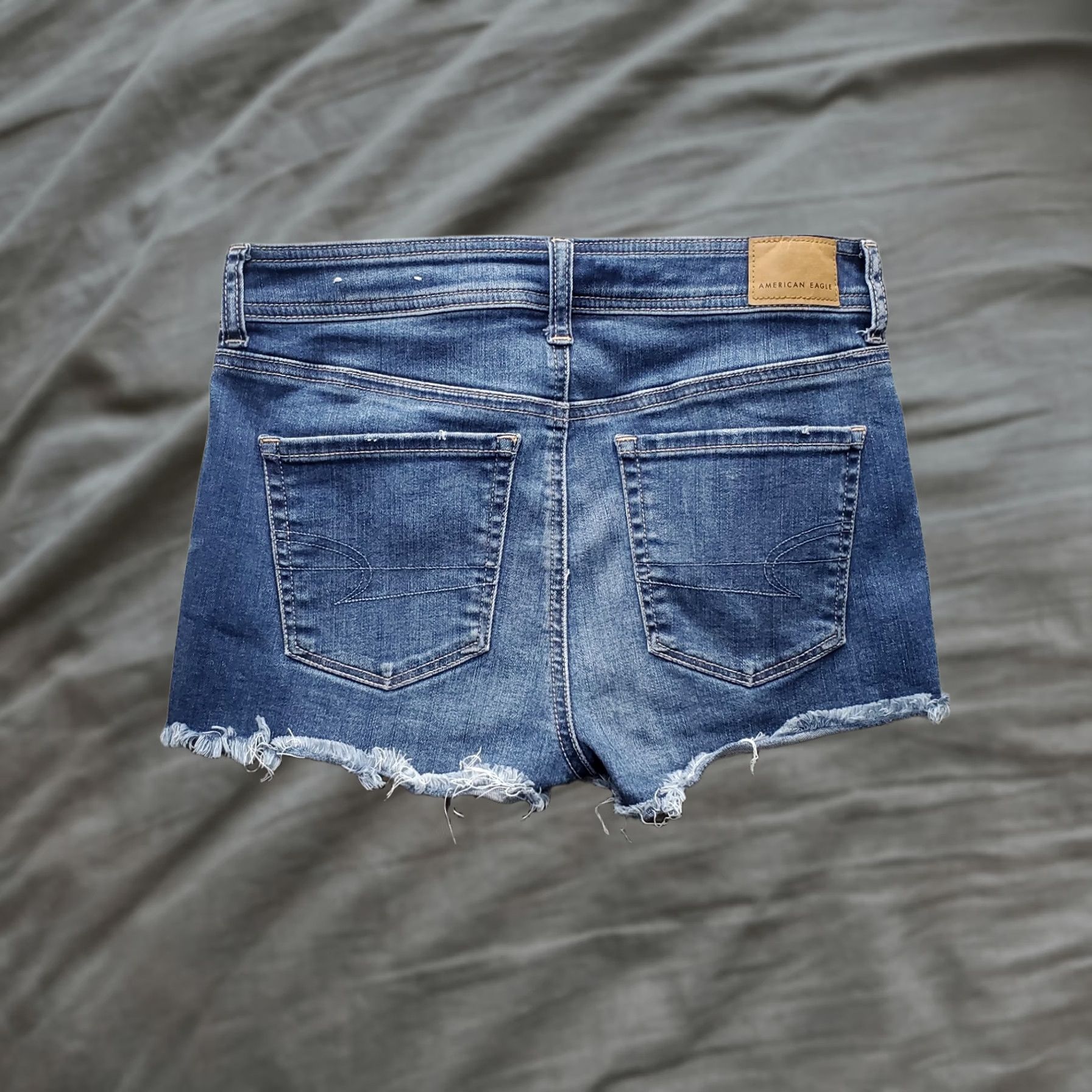 American Eagle Outfitters American Eagle Outfitters Cut-Off Women Size 4 Blue Denim Cotton Hi-Rise Stretch Frayed Hem Womens Size 4 Blue Denim Cotton Stretch Cut-Off Size 27" / US 4 / IT 40 - 1 Thumbnail