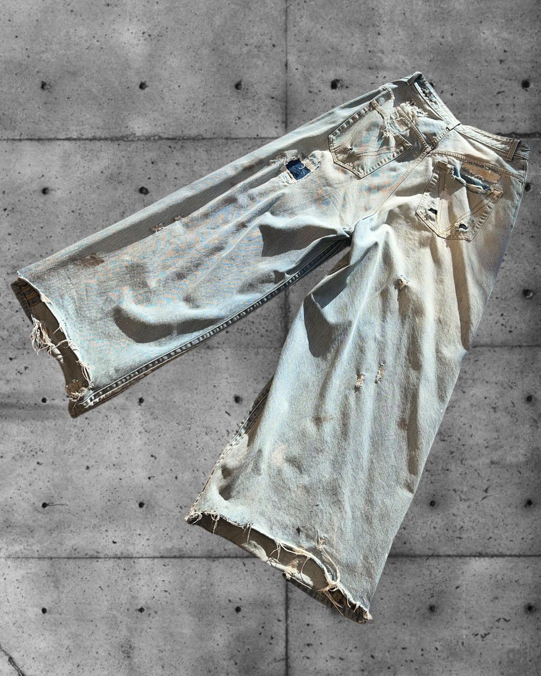 Vetements Vetements Trashed Big Shape Jeans Distressed Light Blue Size US 32 / EU 48 - 15 Thumbnail