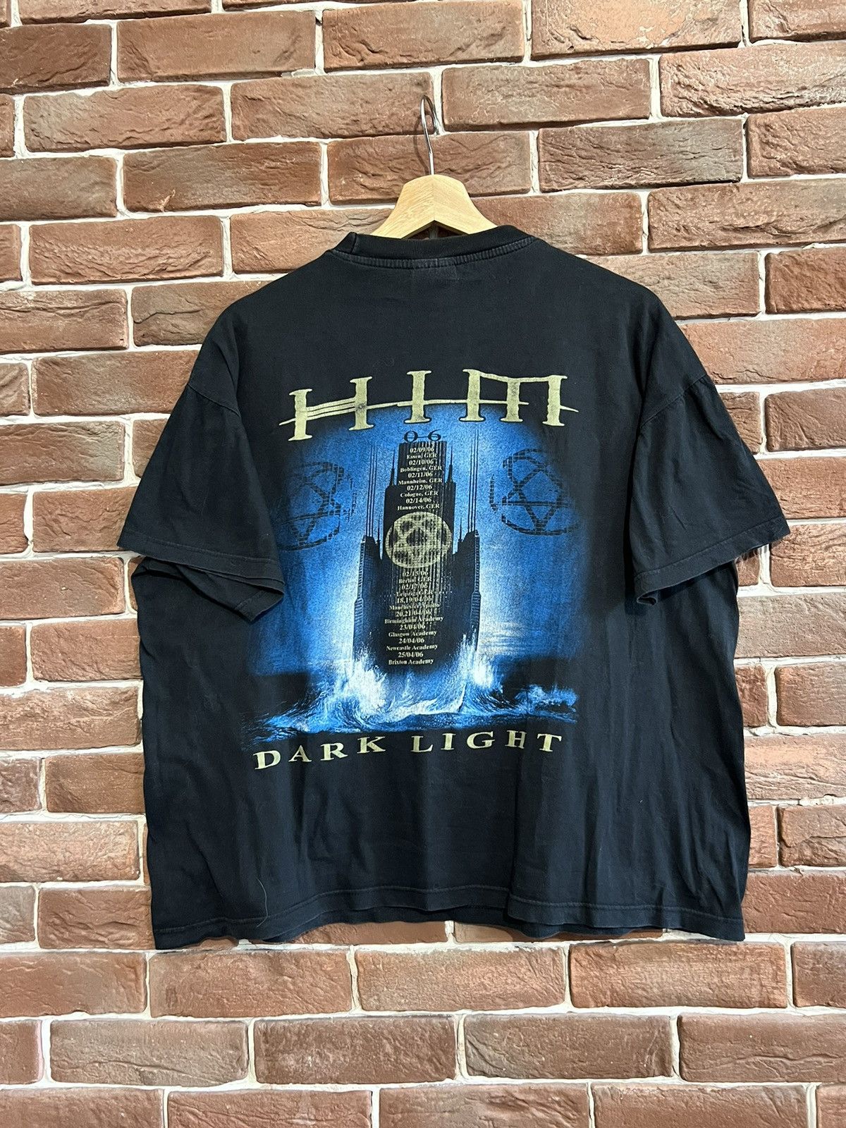 Band Tees Rare Vintage 00s HIM Dark Light Rock Band Band Tshirt Y2K L Size US L / EU 52-54 / 3 - 2 Thumbnail