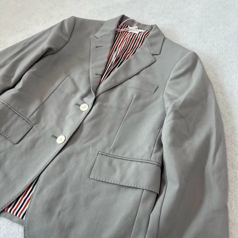 Thom Browne Thom BrowneA gray suit with stripes inside 2503-Nextarrow Size 40R - 4 Thumbnail
