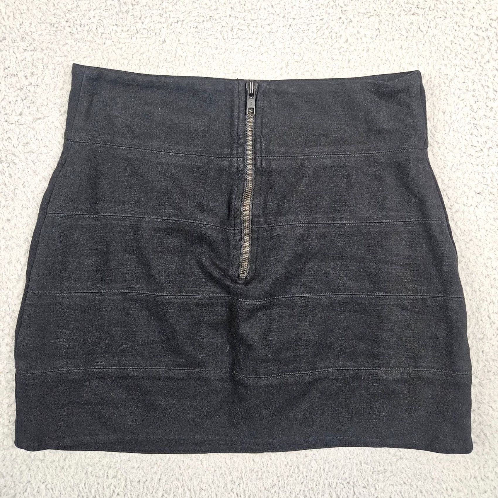 Vintage Talula Women’s black Front Zipper Mini Skirt Size 6 Nylon Rayon Stretch Bodycon, Zipper, Short, Regular Rise, Skirt, Women, Black, 6 Size 28" / US 6 / IT 42 - 6 Thumbnail