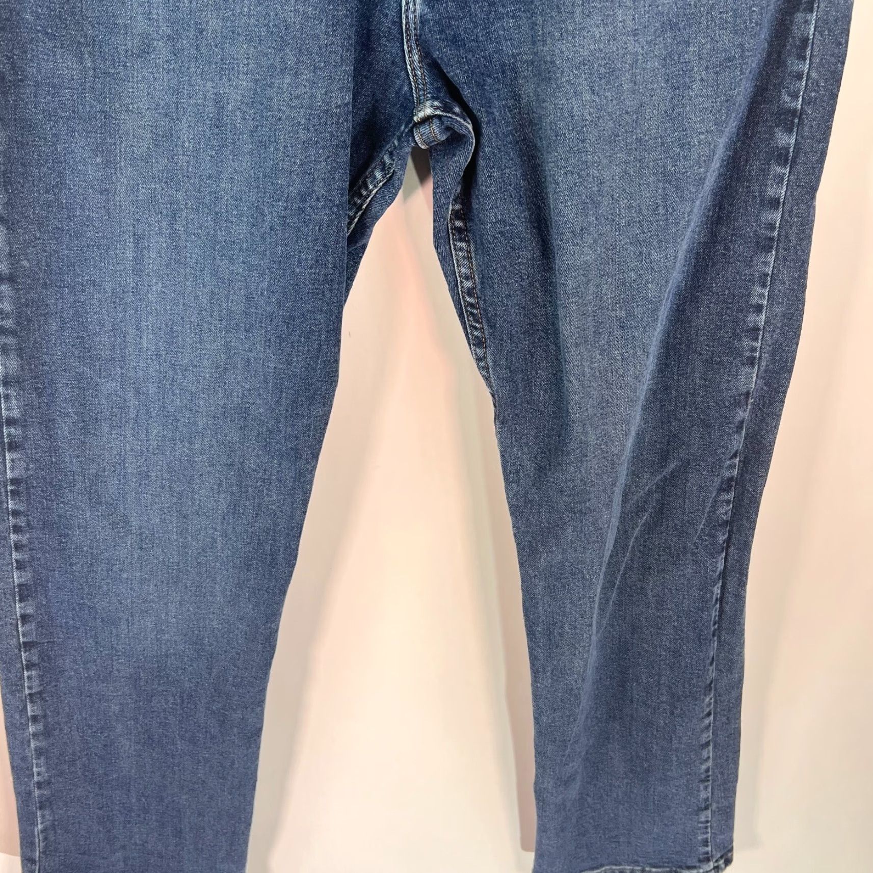 Wrangler Wrangler Mens Relaxed Fit Jeans 5-Pocket Design Straight Blue Denim Size 34x32 Mens Jeans DigitalFit? Size US 34 / EU 50 - 6 Thumbnail