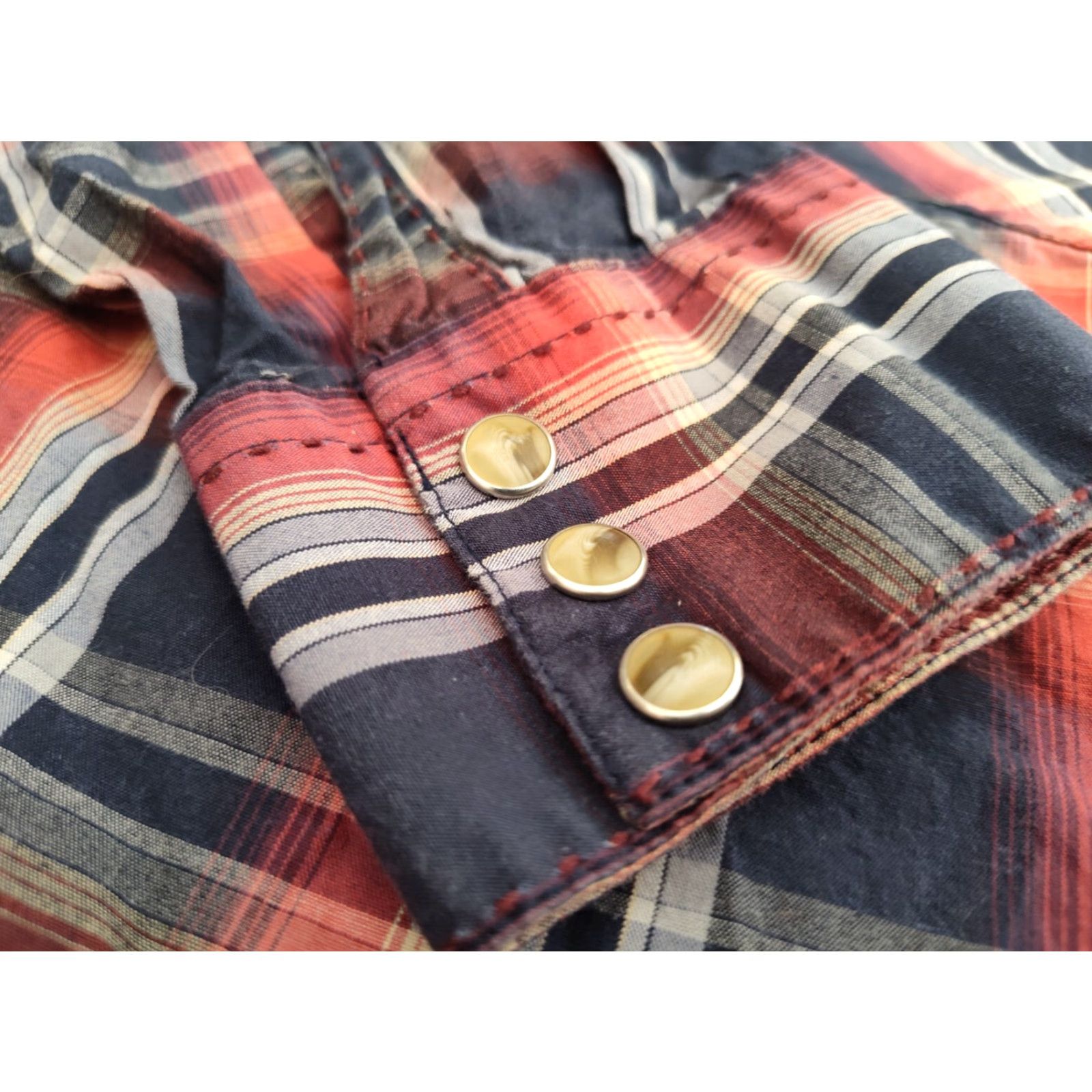 Wrangler Wrangler Plaid Long Sleeve Shirt for Men, Size L, Multicolor Retro Western Snap Closure Size US L / EU 52-54 / 3 - 6 Thumbnail