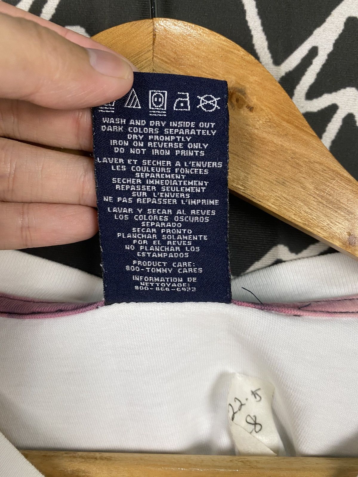 Tommy Hilfiger Vintage Tommy Hilfiger Classic Flag Logo Graphic Tee White Size US L / EU 52-54 / 3 - 5 Thumbnail