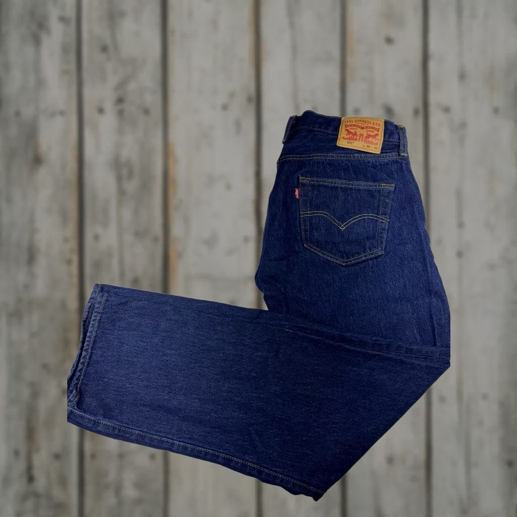 Levi's VINTAGE Levi's 501 Original Fit Jeans Men Straight Button Fly Denim 34x30 Jeans Mens Regular Dark Blue Size US 34 / EU 50 - 1 Thumbnail