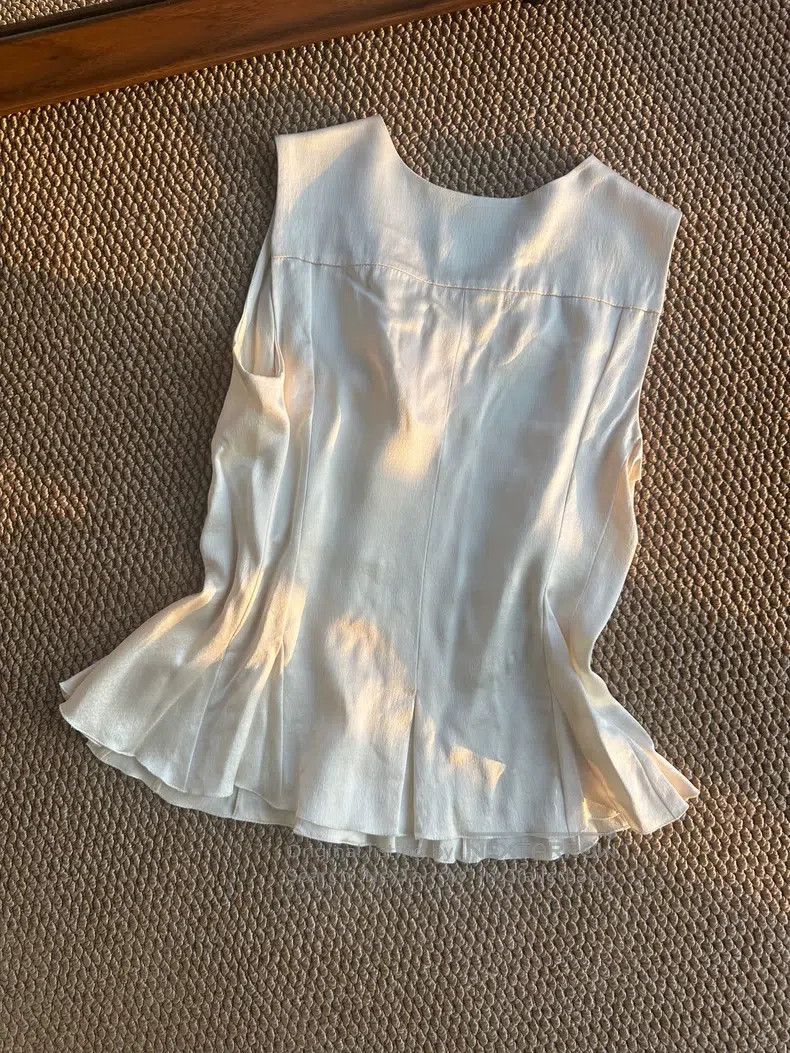 Chanel Chanel Solid colour satin pearl button court style V-neck Size M / US 6-8 / IT 42-44 - 3 Thumbnail