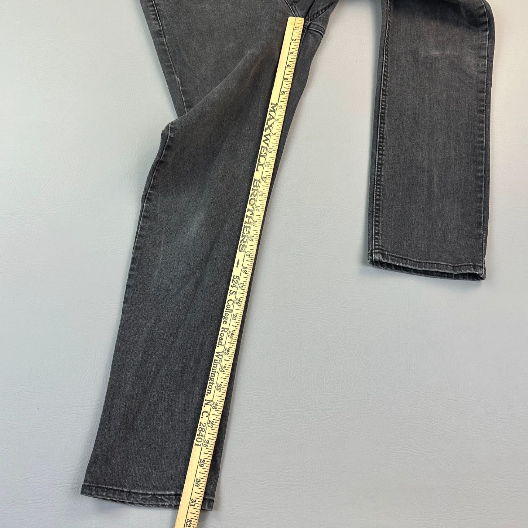 Levi's Levi's 541 Jeans Mens 31x32 Black Denim Athletic Taper Stretch Casual Jeans Size US 31 - 2 Thumbnail