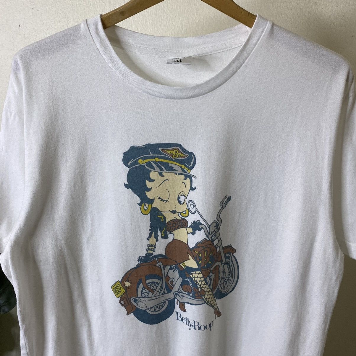 Vintage Y2K Betty Boop Sassy Cartoon Biker T Shirt Size US XL / EU 56 / 4 - 2 Thumbnail