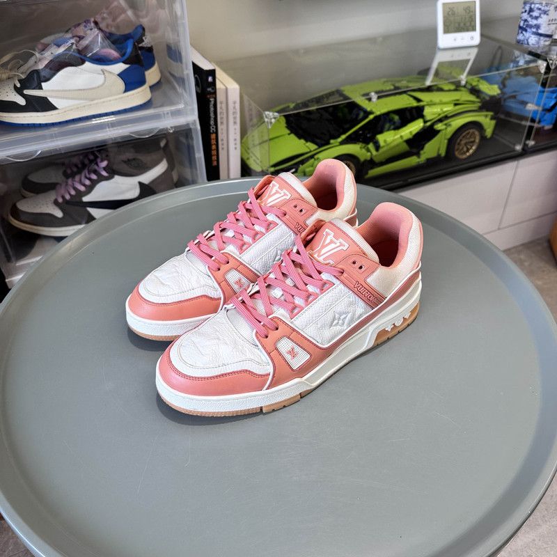 Louis Vuitton Louis Vuitton Trainer Low Leather Sneakers in Peach Pink 0089 Size US 8.5 / EU 41-42 - 1 Thumbnail