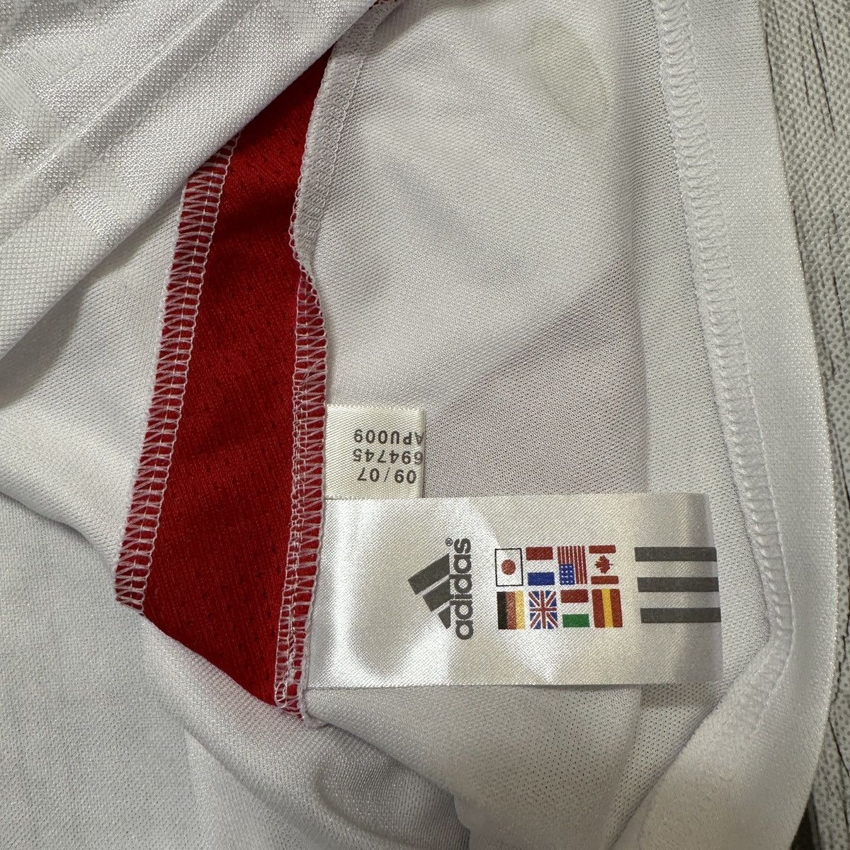 Adidas Liverpool jersey Size US XL / EU 56 / 4 - 4 Thumbnail