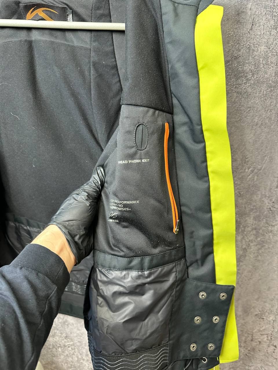KJUS KJUS Ski DERMIZAX EV Stormhood Waterproof Primaloft Jacket Size M / US 6-8 / IT 42-44 - 11 Thumbnail