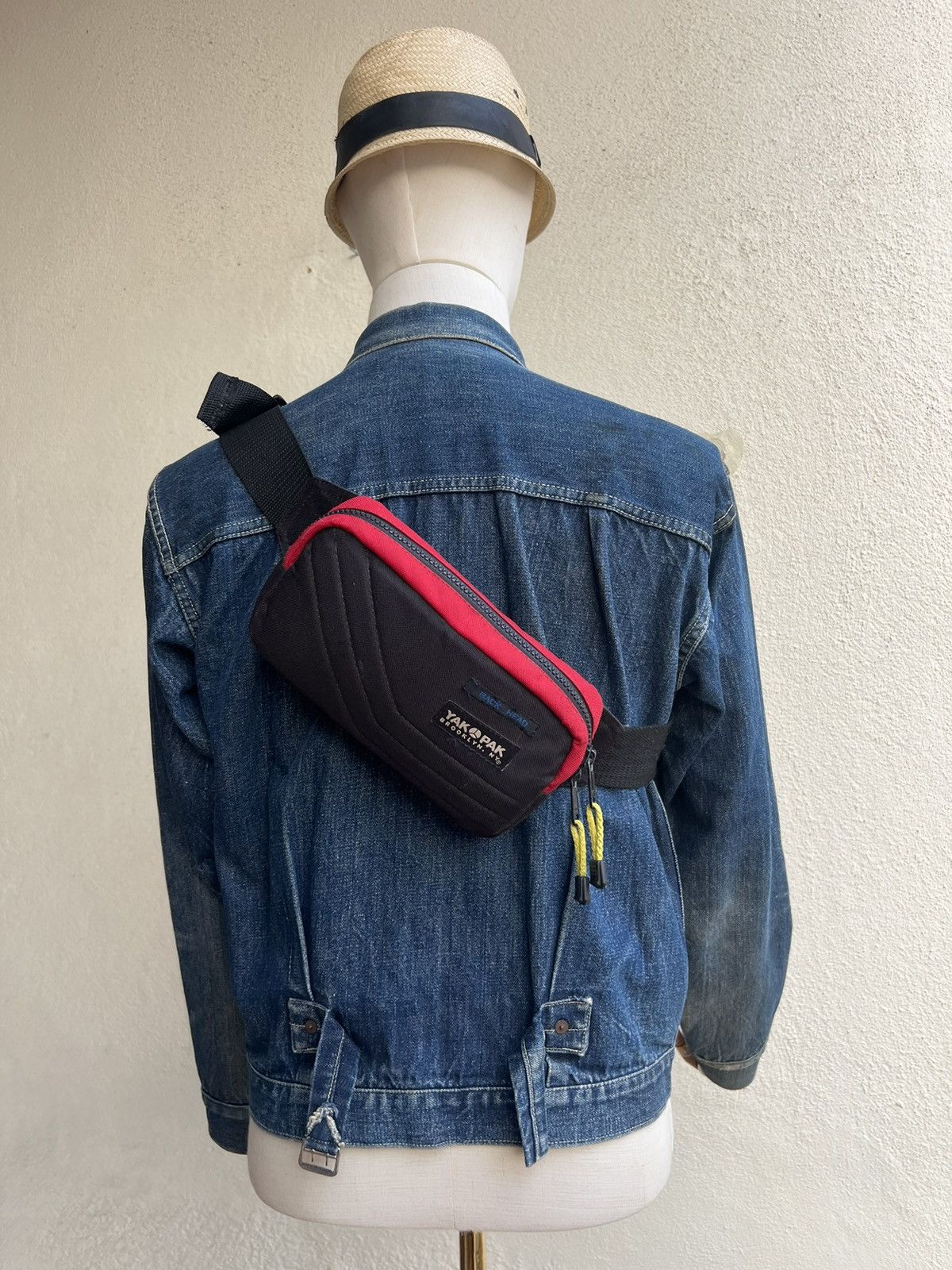 Vintage Vintage 90s Yak Pak X Back Head Chest Bag Size ONE SIZE - 3 Thumbnail
