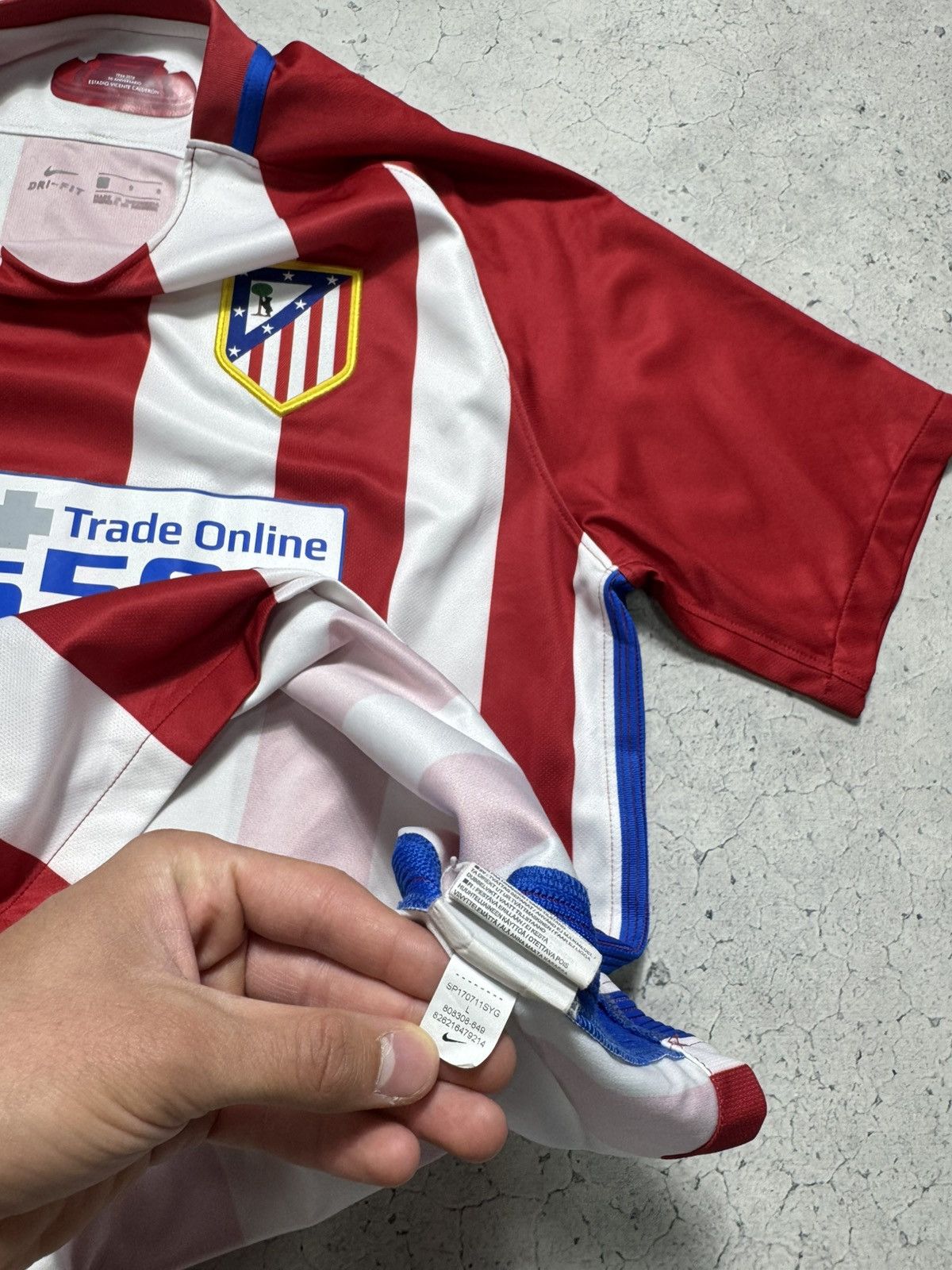 Nike Nike FC Atletico Madrid 2015/2016 Soccer Jersey Vintage Size US L / EU 52-54 / 3 - 10 Thumbnail