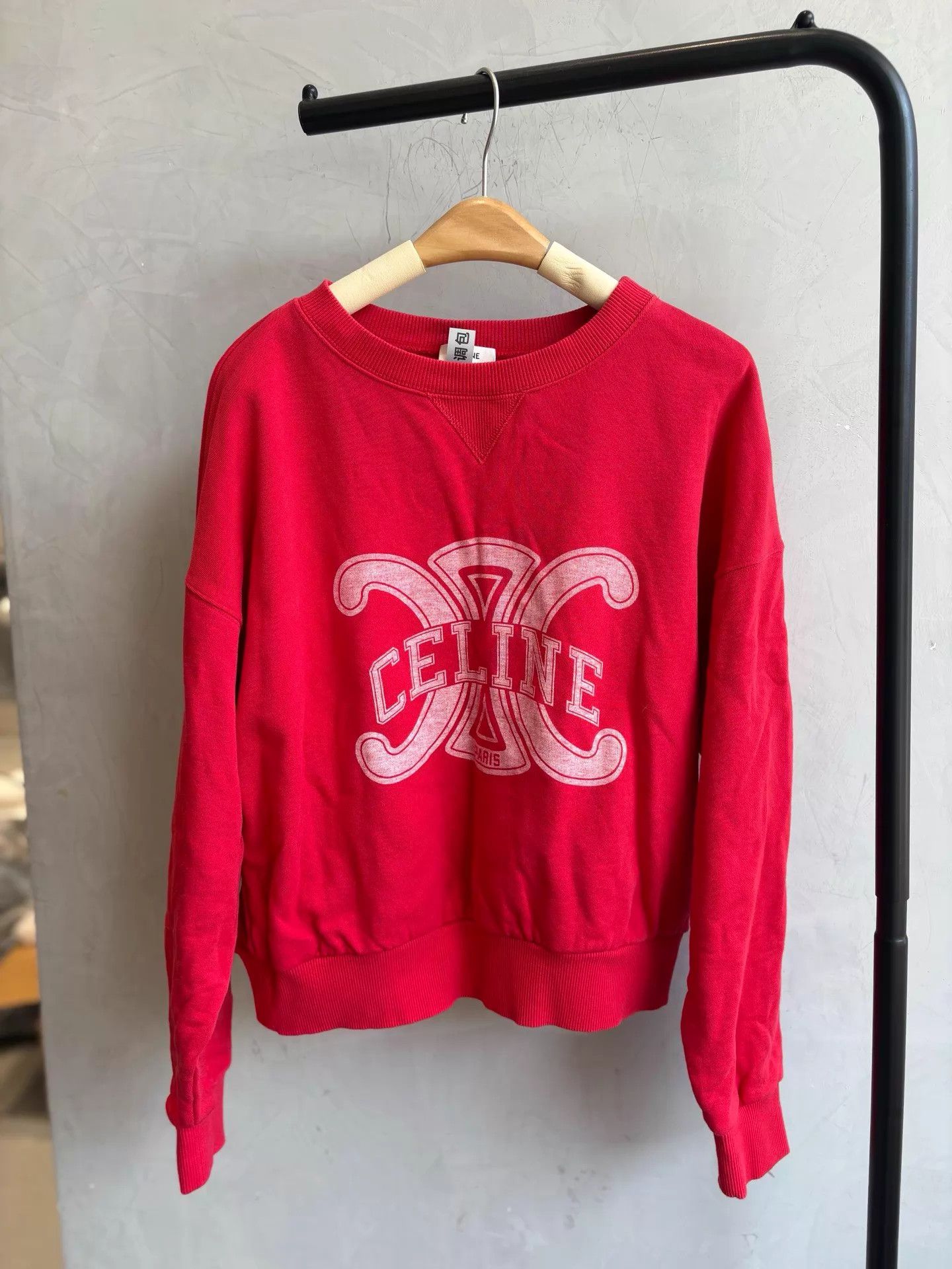 Celine Celine Berry Red Triomphe Big Logo Sweat M Deadstock Size M / US 6-8 / IT 42-44 - 1 Thumbnail