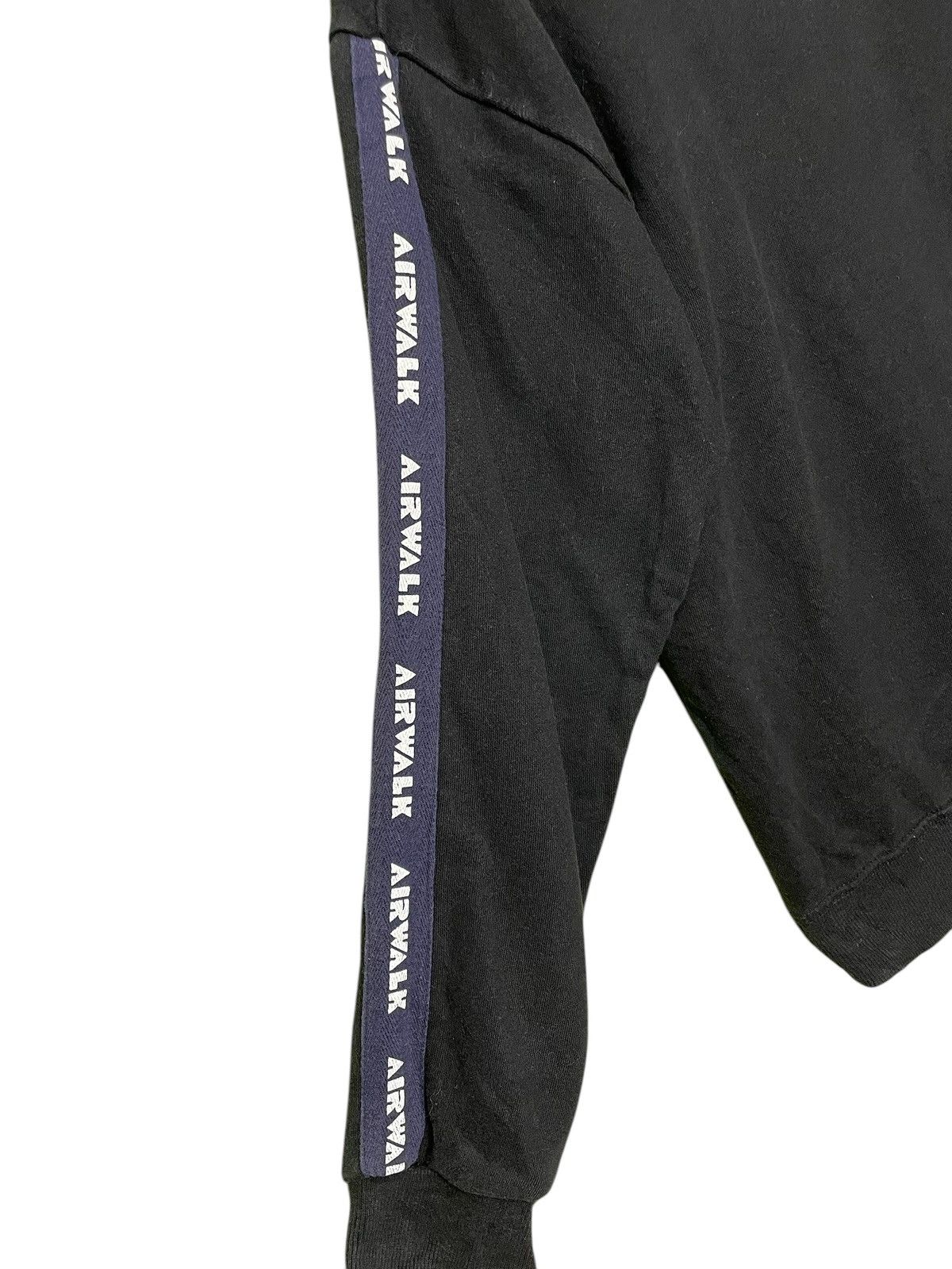 Airwalk × Vintage Vintage airwalk embroidered small logo crewneck sweatshirt Size US M / EU 48-50 / 2 - 13 Thumbnail
