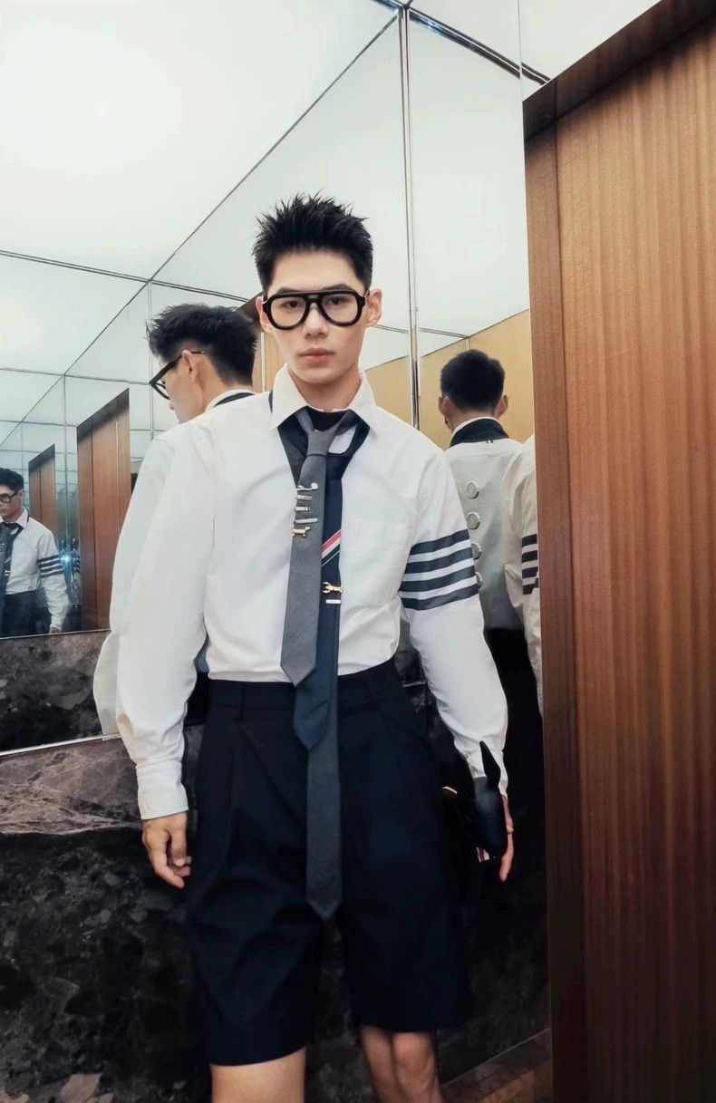 Thom Browne THOM BROWNE Four Bar Shirt Dark Grey Four Bar 2502-Nextarro Size US S / EU 44-46 / 1 - 8 Thumbnail