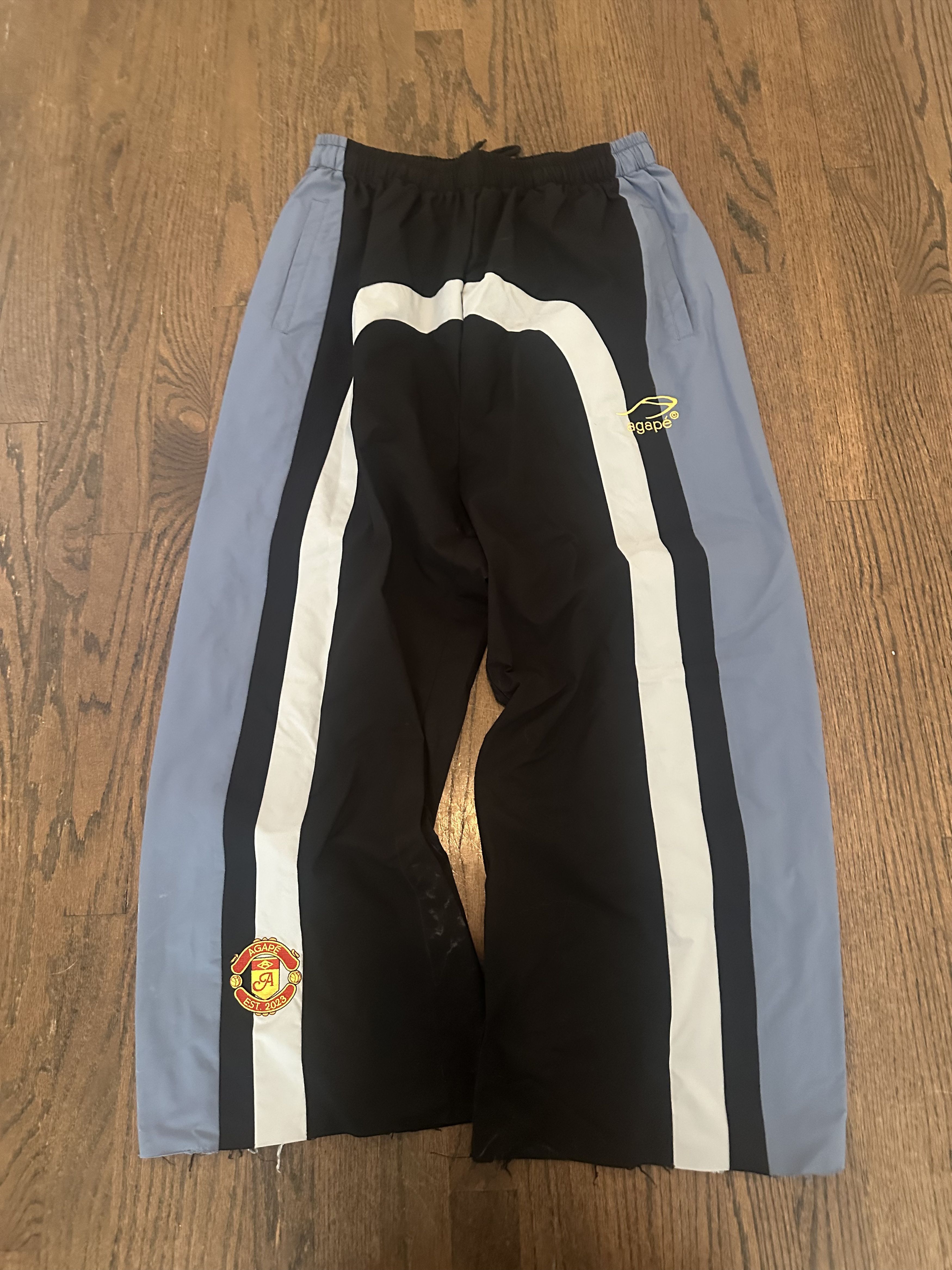 Other Agape Track pants (size 34 Large) Size US 34 / EU 50 - 1 Preview