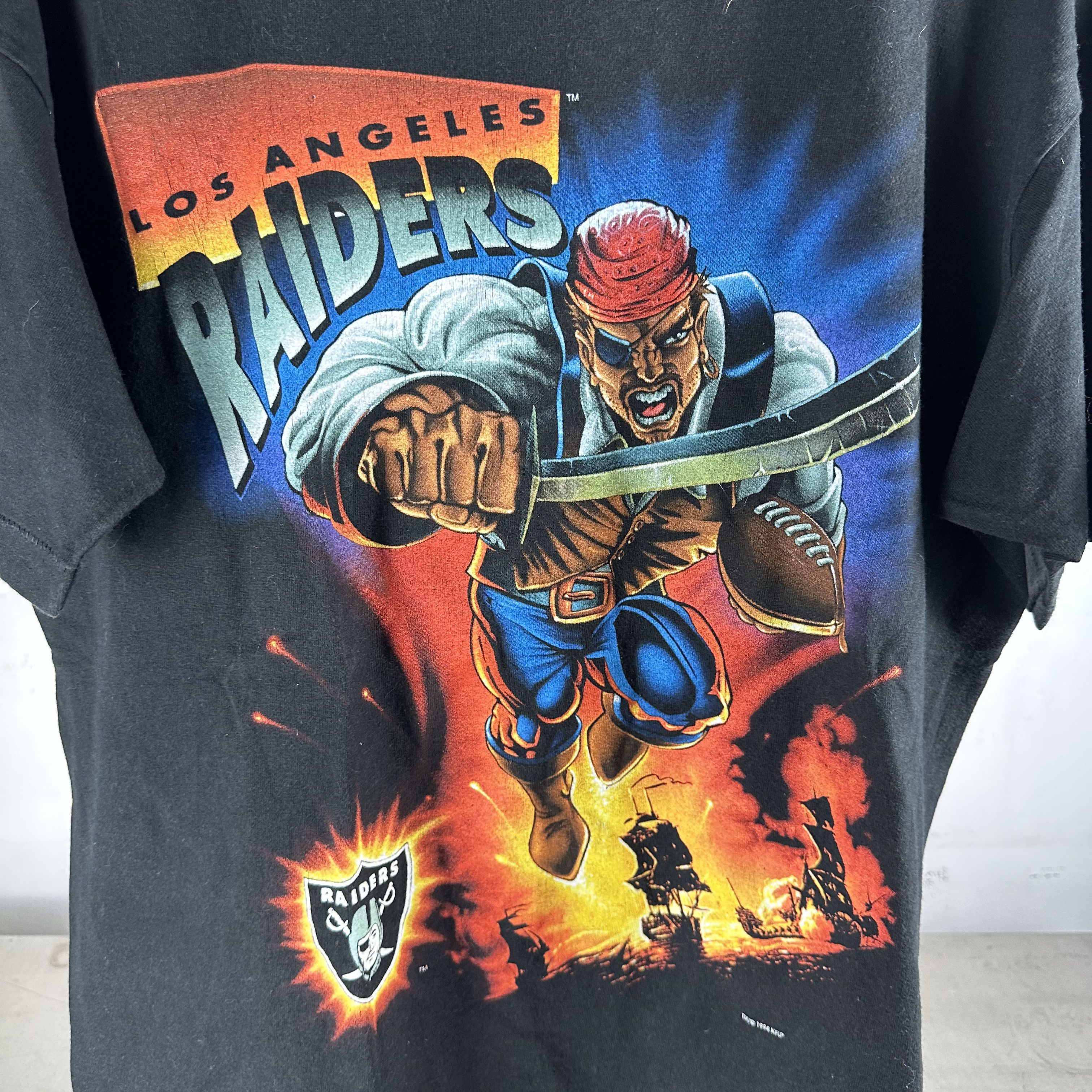 Vintage Vintage 1994 Los Angeles Raiders NFL Superhero Salem T-Shirt Size US XL / EU 56 / 4 - 2 Thumbnail