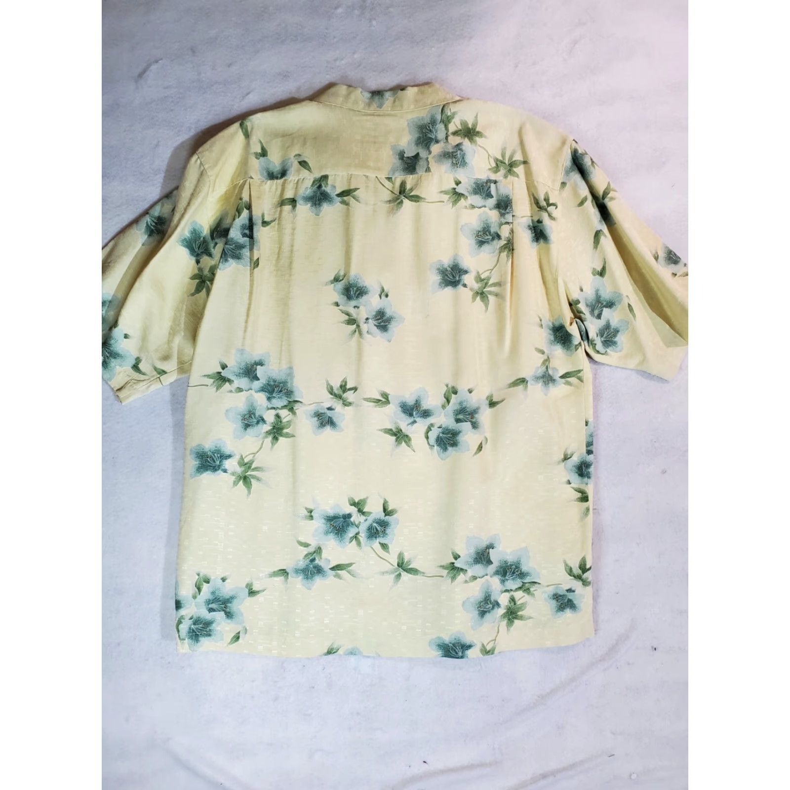 Tommy Bahama Tommy Bahama 100% Silk Hawaiian Button up Shirt Camp Style Short Sleeve Sz LG Mens Regular Camp Hawaiian Shirt Size US L / EU 52-54 / 3 - 5 Thumbnail