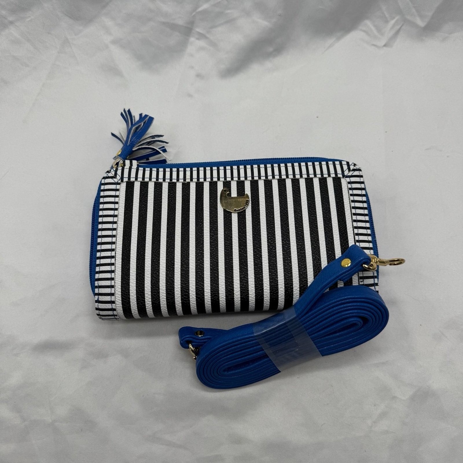 NBDN Nobrandedon NWOT Buxton crossbody wallet/bag Size ONE SIZE - 1 Thumbnail