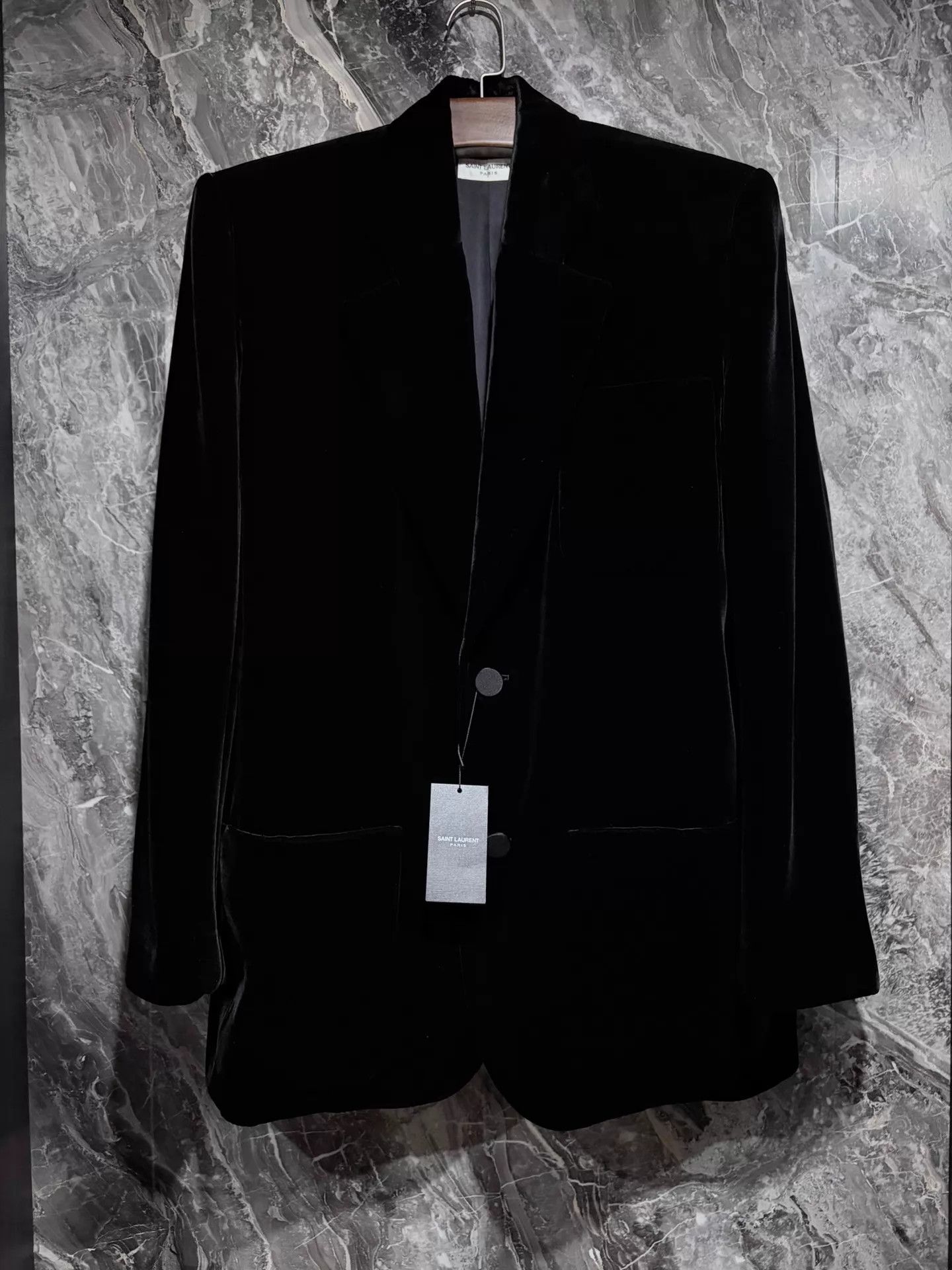 Saint Laurent Paris Saint Laurent 24S Wide Shoulder Black Silk Velvet Blazer U Size US S / EU 44-46 / 1 - 1 Thumbnail