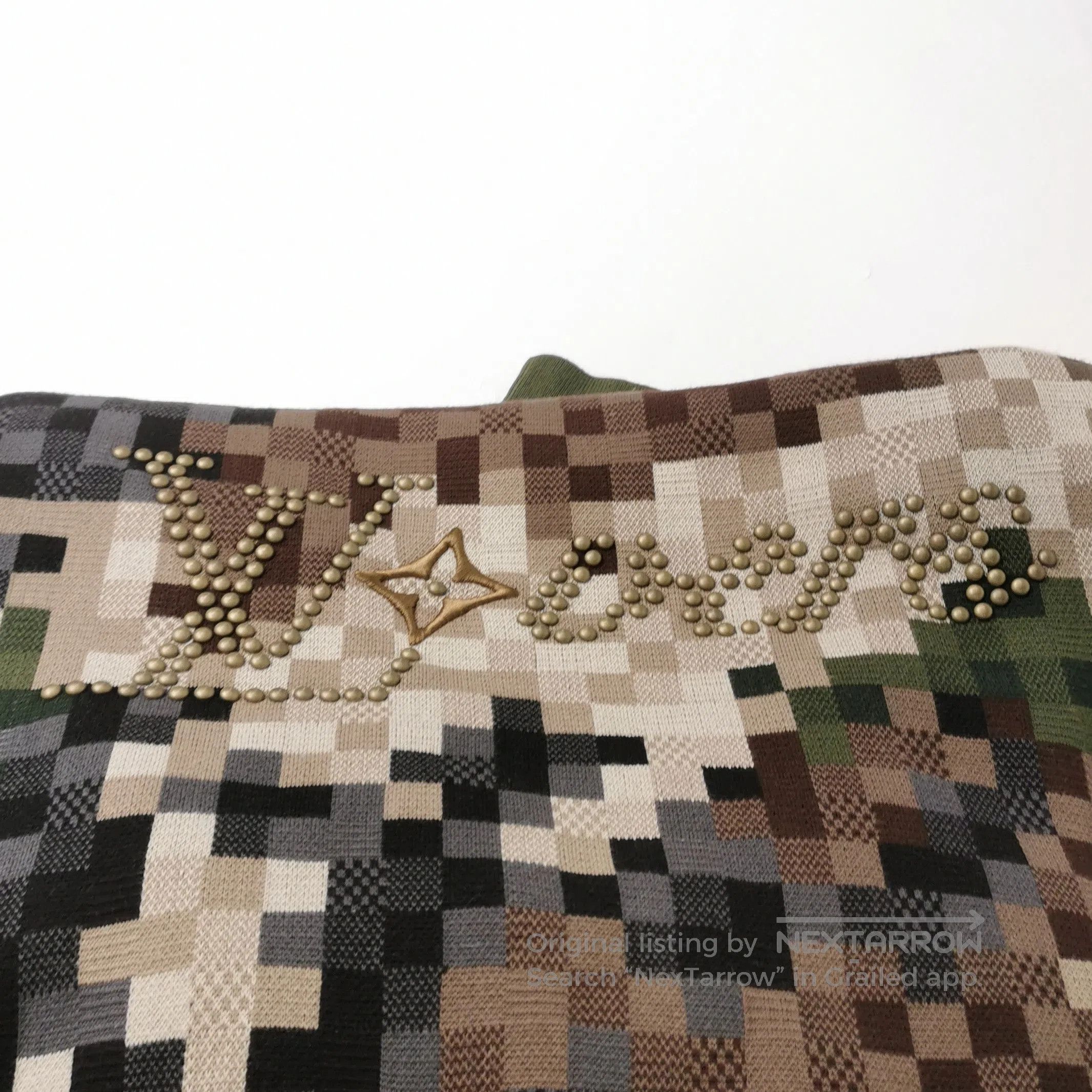 Louis Vuitton Louis Vuitton S Size Pixel Pattern Crewneck Sweater. Size US S / EU 44-46 / 1 - 1 Thumbnail
