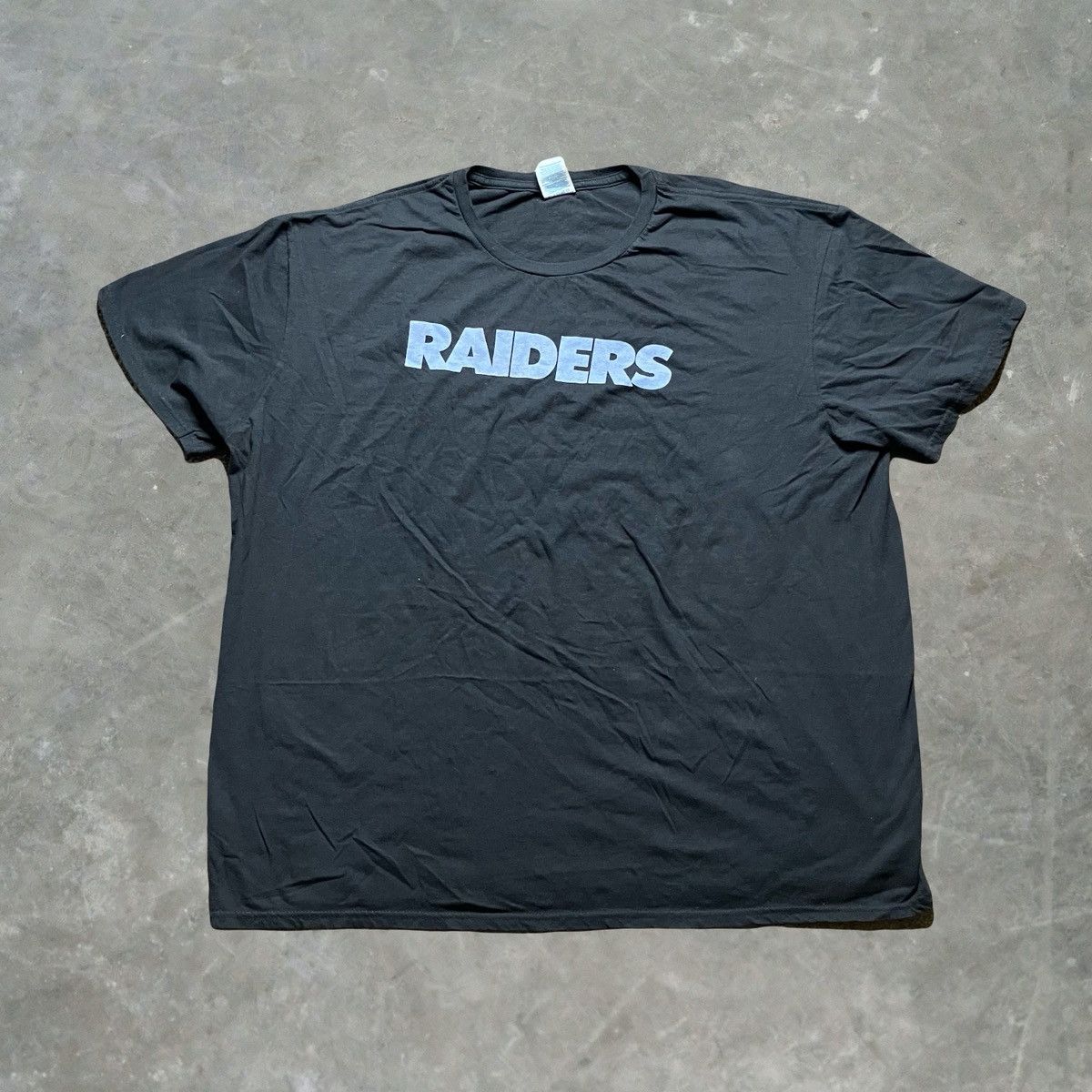 Delta × NFL Las Vegas Raiders NFL Football Graphic T Shirt Size US XXL / EU 58 / 5 - 2 Thumbnail