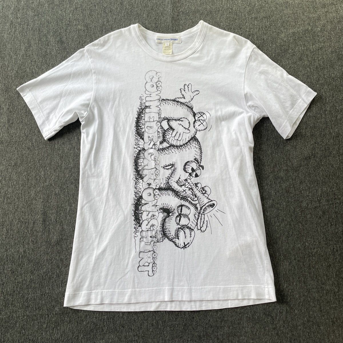 Comme des Garcons comme des garcons x kaws Size US L / EU 52-54 / 3 - 1 Thumbnail