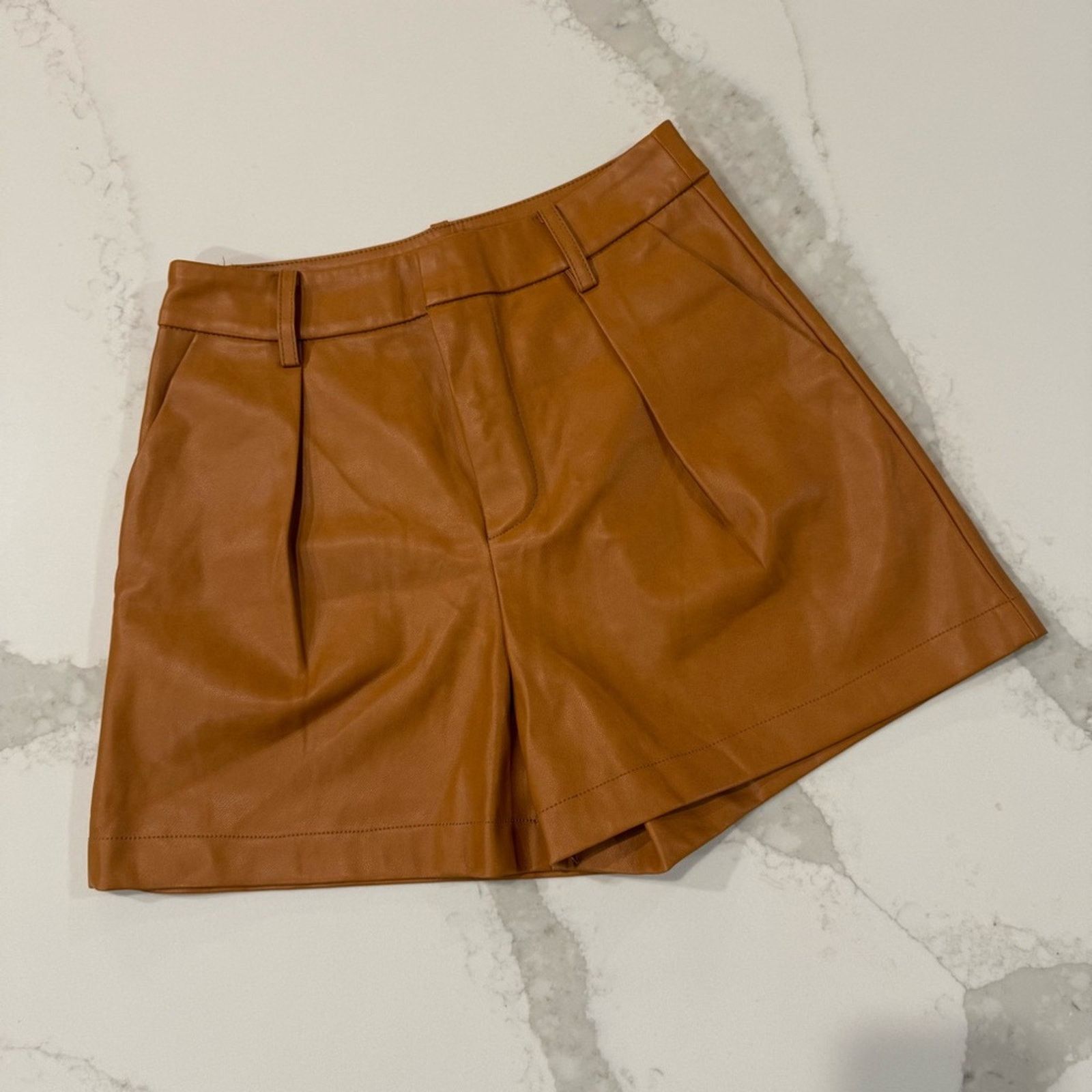 7 For All Mankind 7 For All Mankind High Rise Vegan Leather Shorts Womens XS Size 26" / US 2 / IT 38 - 2 Thumbnail