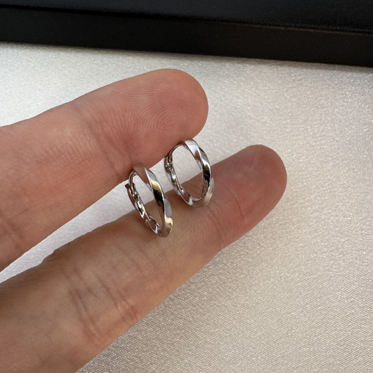 Other 15mm Small Twist Silver Hoop Earrings for Men Women Size ONE SIZE - 4 Thumbnail