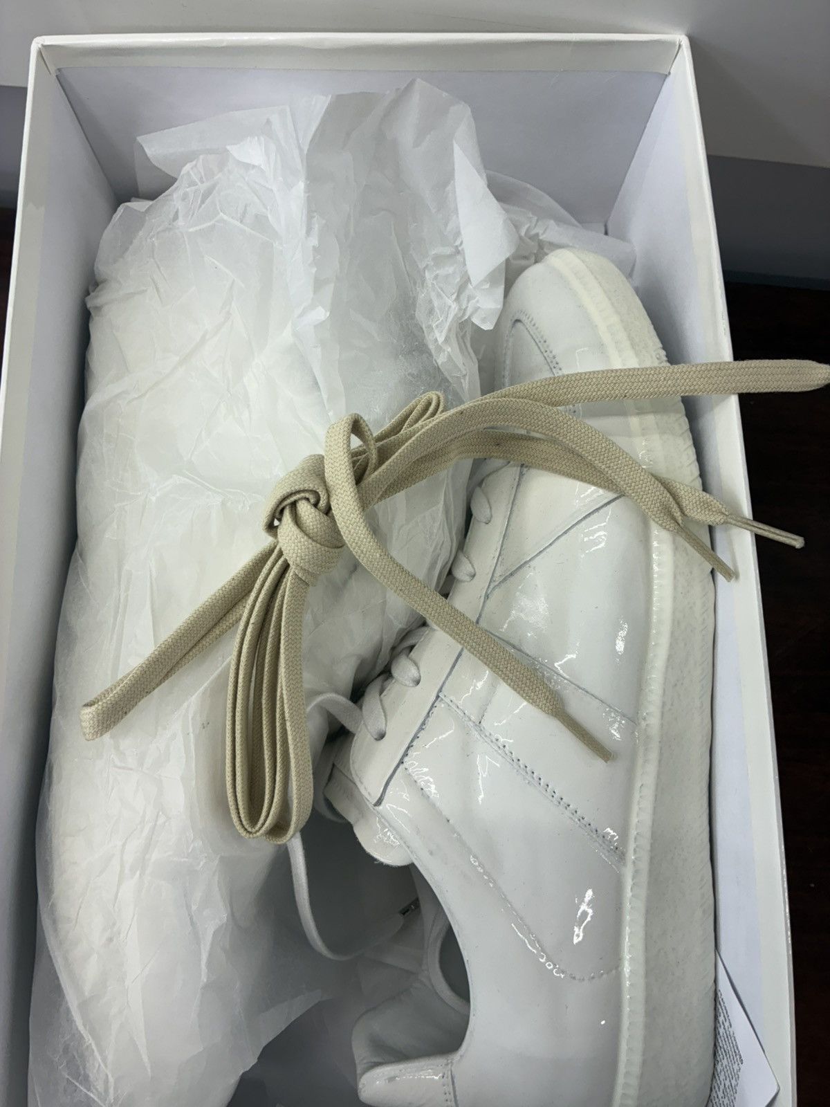 Maison Margiela Maison Margiela White Leather Replica Gats Size US 11 / EU 44 - 7 Thumbnail