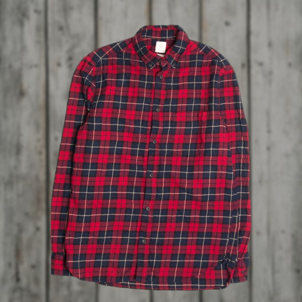 H&M VINTAGE H&M Shirt Red & Navy Flannel Small 4364 Plaid Button-Up Size US S / EU 44-46 / 1 - 1 Thumbnail