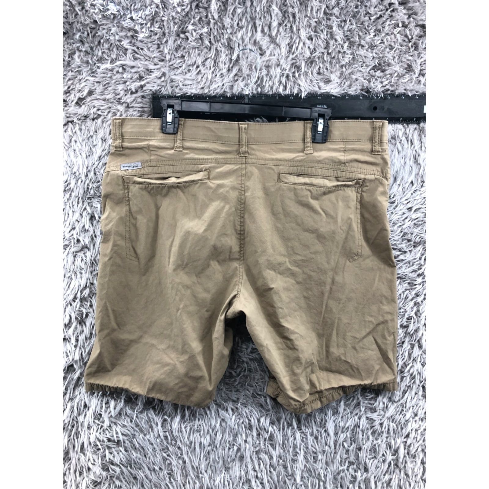 Wrangler Wrangler Chino Shorts Mens 38 Beige Mid Rise Size US 38 / EU 54 - 4 Thumbnail