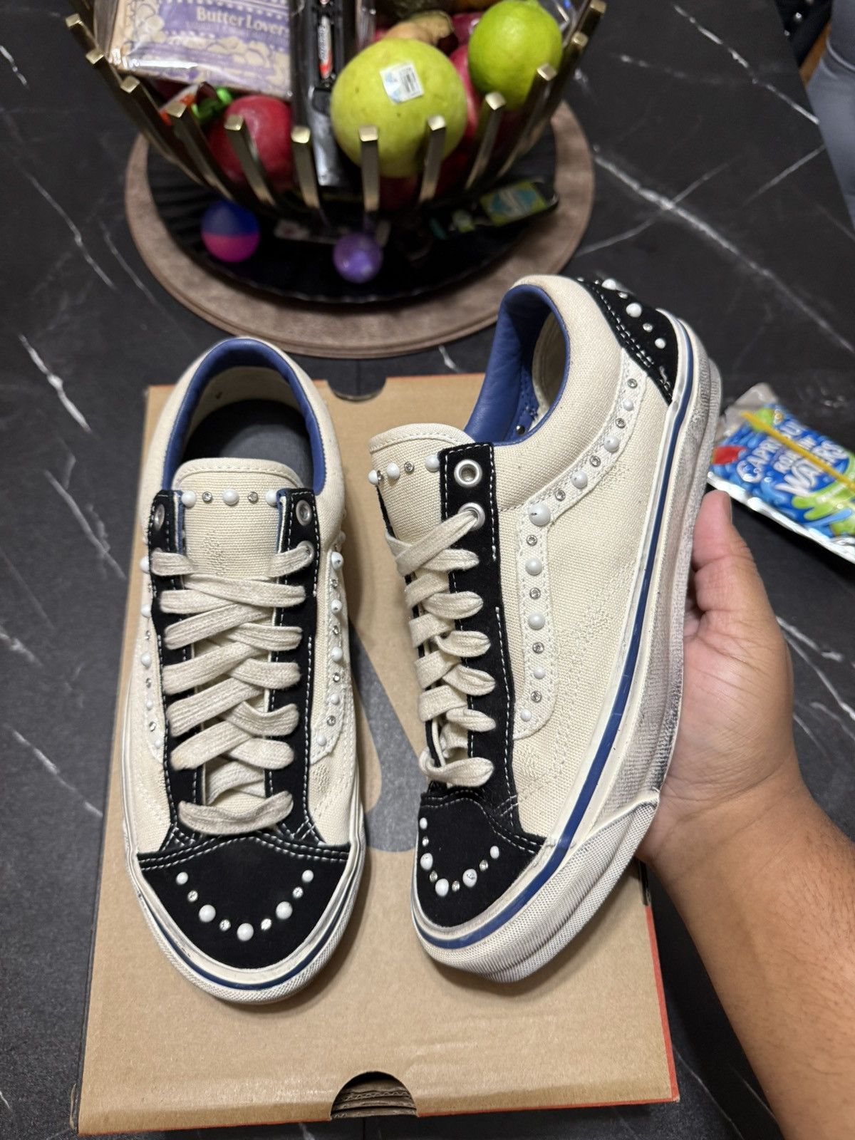 Satoshi Nakamoto × Vans Vans Otw Pearlized Pack Marshmallow Size 7.5 Size US 7.5 / EU 40-41 - 1 Thumbnail