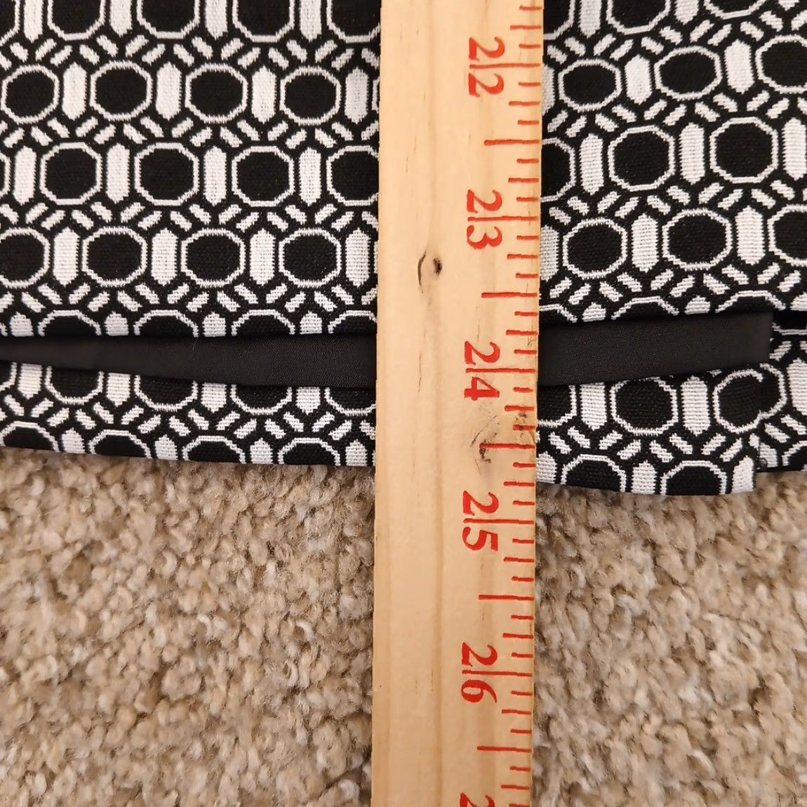 Vintage Jones Studio Skirt Women Knee Length Black Geometric Lined Slit Zip 12 Pencil Straight & — Regular Grade Polyester Vintage No Size 34" / US 12 / IT 48 - 5 Thumbnail