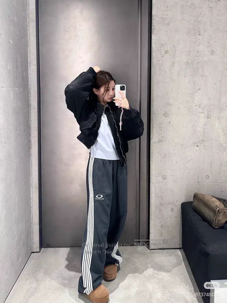 Balenciaga Balenciaga size XS Gray Side-Striped Sweatpants Size US 27 - 6 Thumbnail