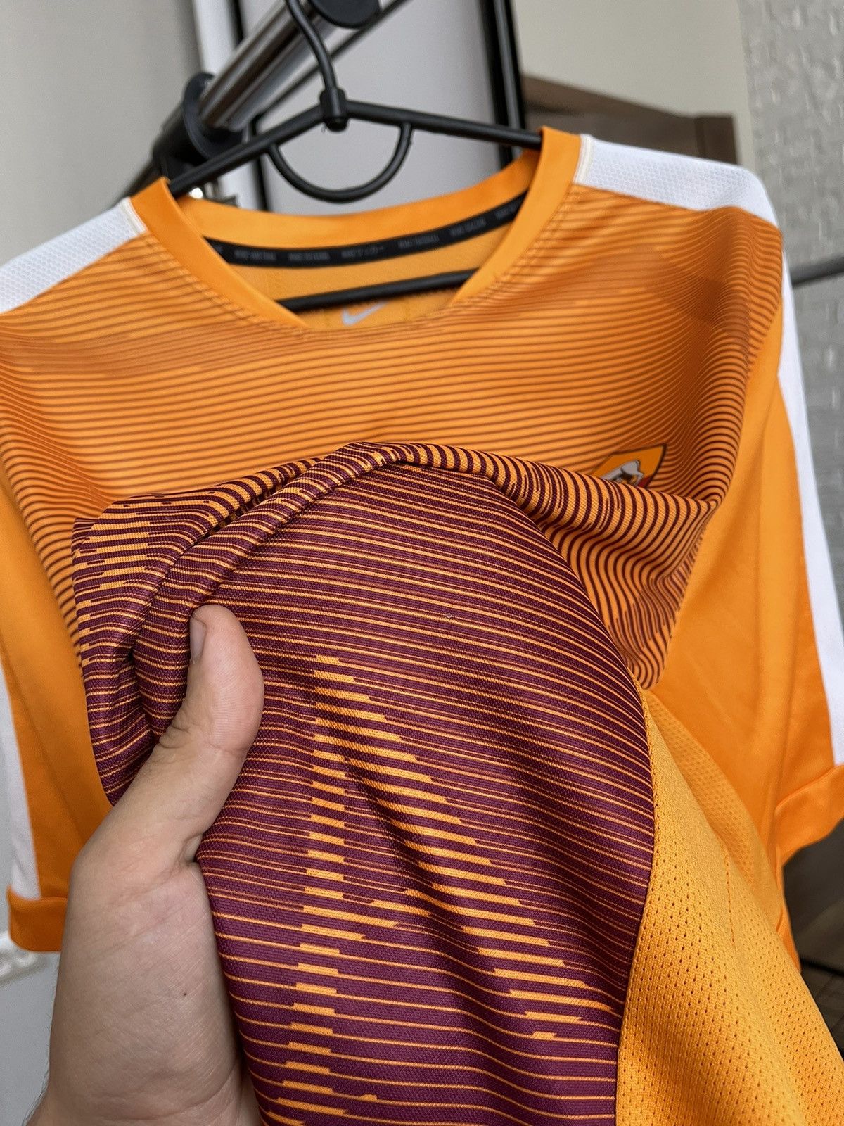 Nike 2018/2019 Nike AS Roma Soccer Jersey Pre Match T-Shirt Tee Size US XL / EU 56 / 4 - 17 Thumbnail