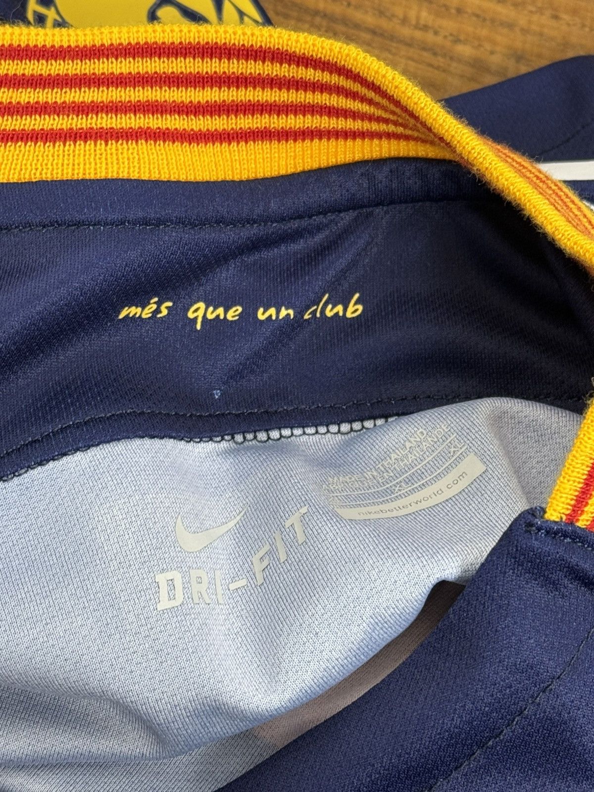 Nike Nike FC Barcelona 2015/16 Home Kit Soccer Jersey Size XL Size US XL / EU 56 / 4 - 10 Thumbnail